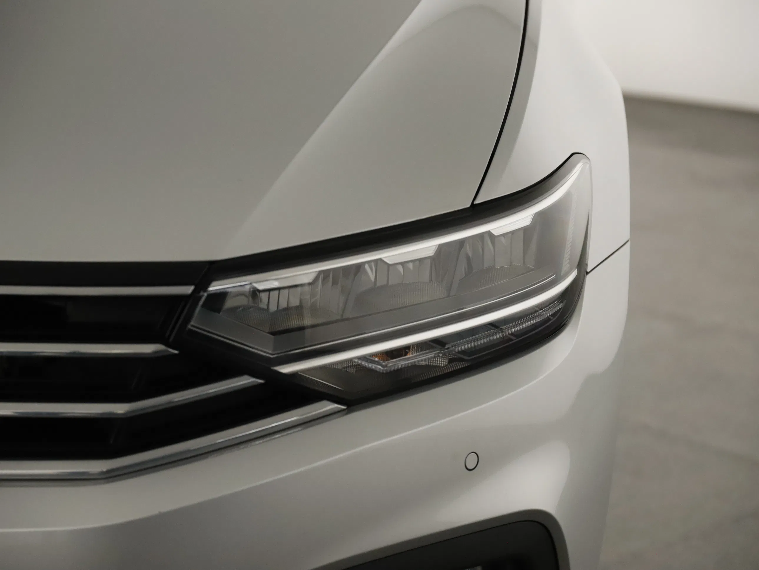 VW Passat Variant 2.0 TDI BMT Business | Bild 24 von 24