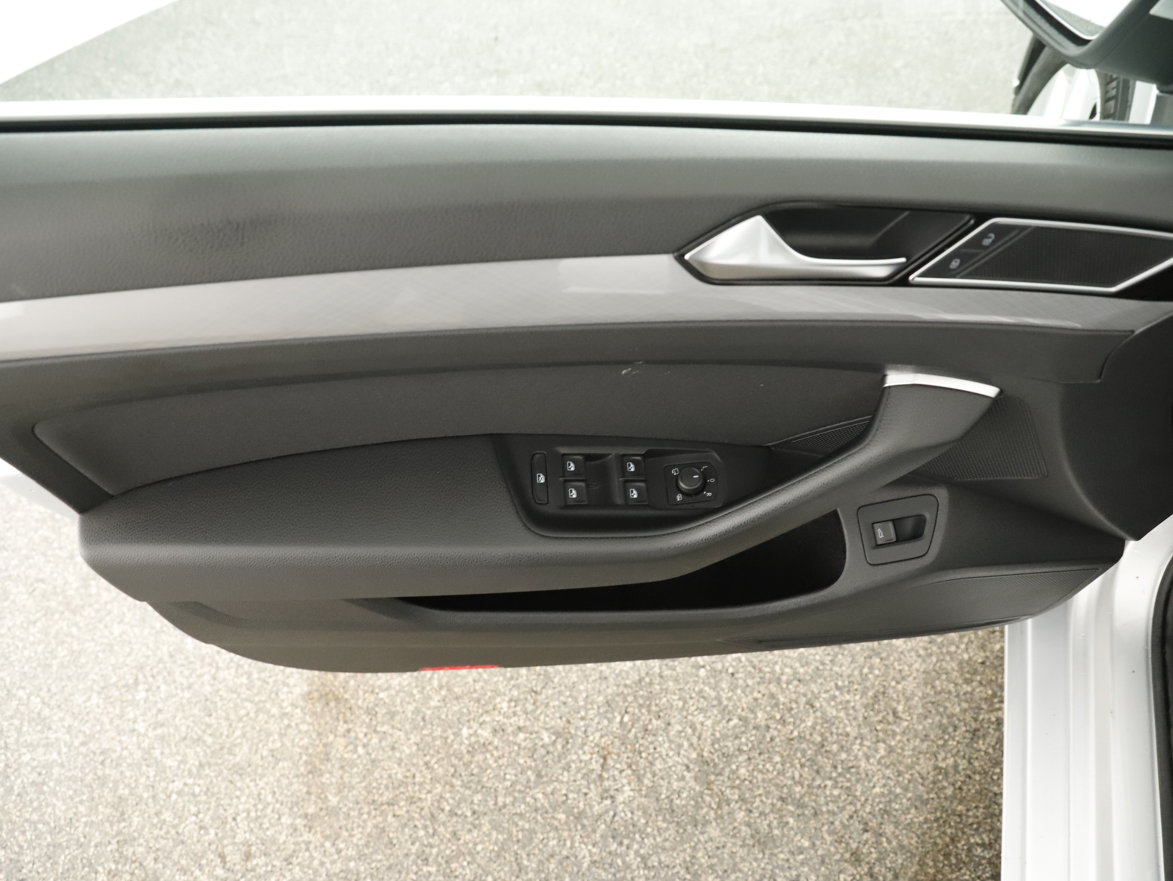 VW Passat Variant 2.0 TDI BMT Business | Bild 5 von 24