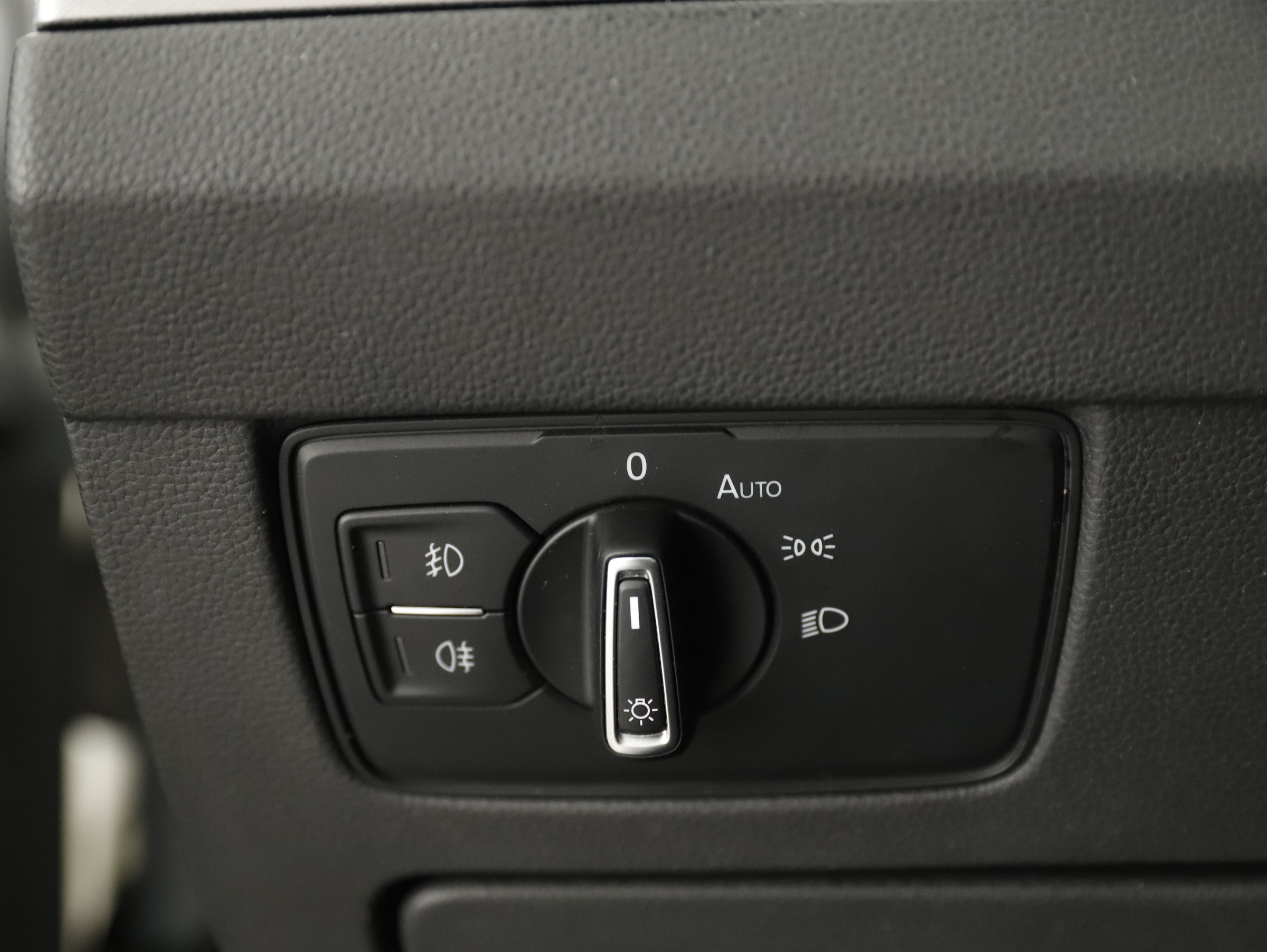 VW Passat Variant 2.0 TDI BMT Business | Bild 7 von 24