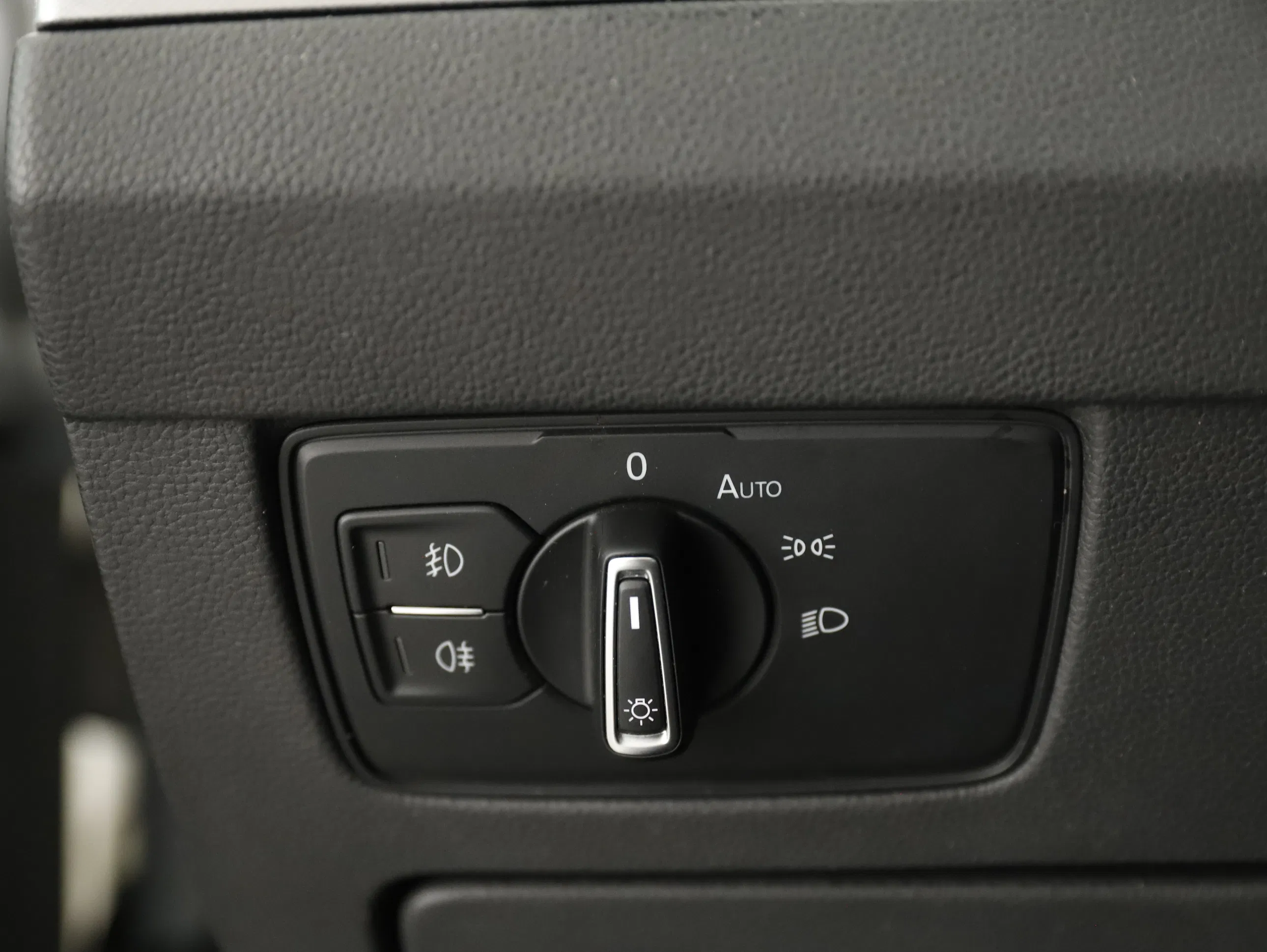 VW Passat Variant 2.0 TDI BMT Business | Bild 7 von 24