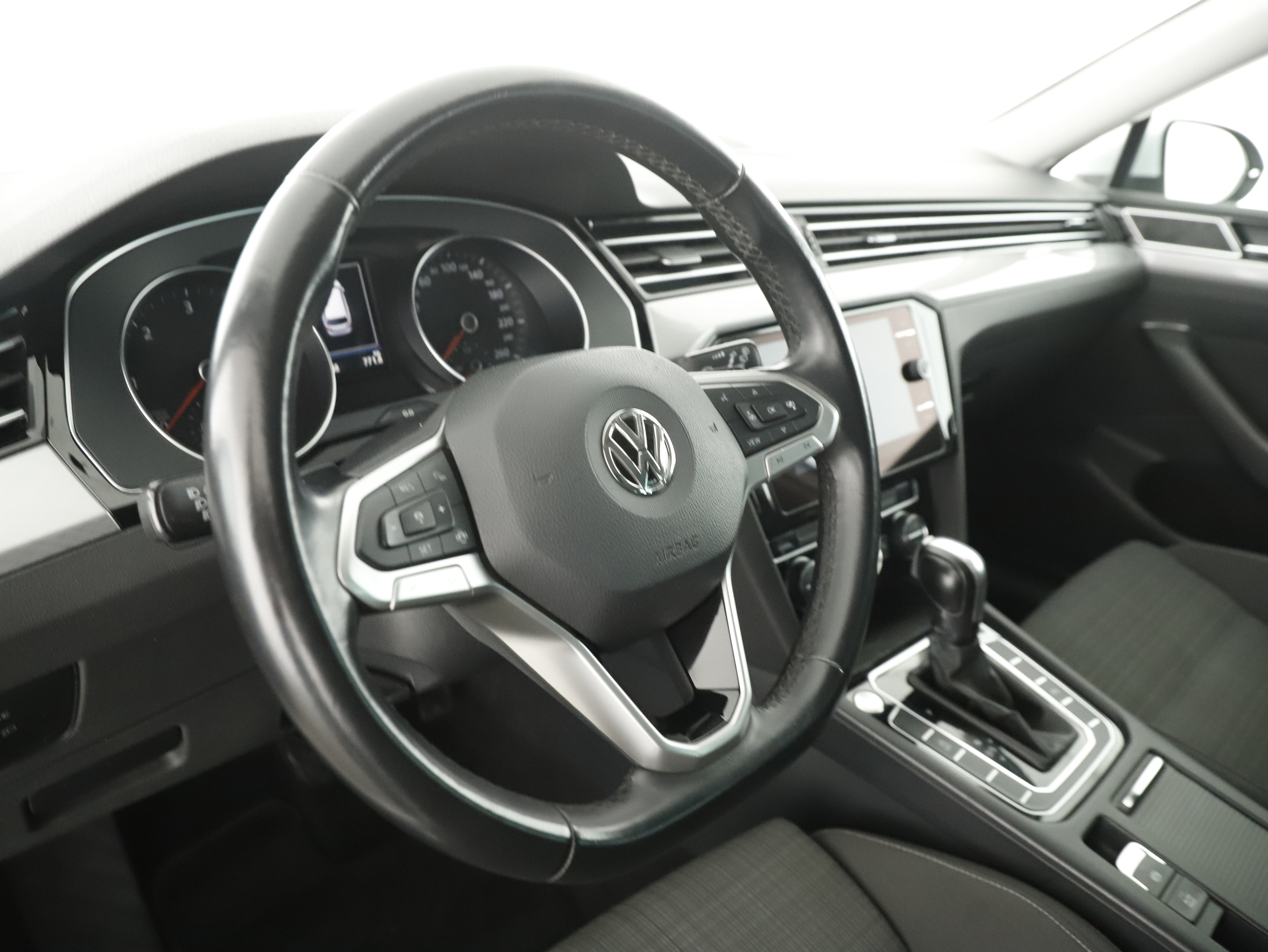 VW Passat Variant 2.0 TDI BMT Business | Bild 10 von 24