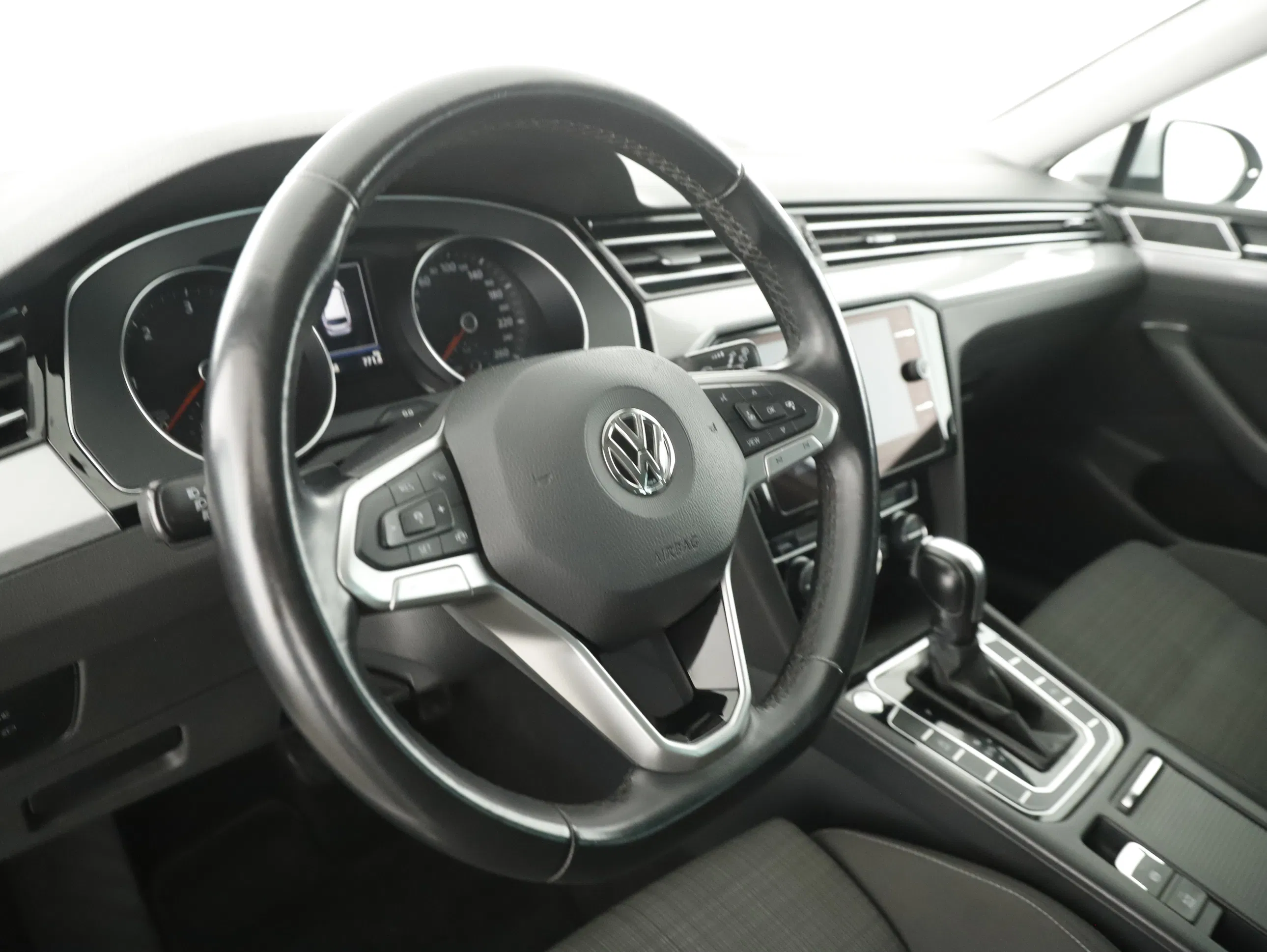 VW Passat Variant 2.0 TDI BMT Business | Bild 10 von 24