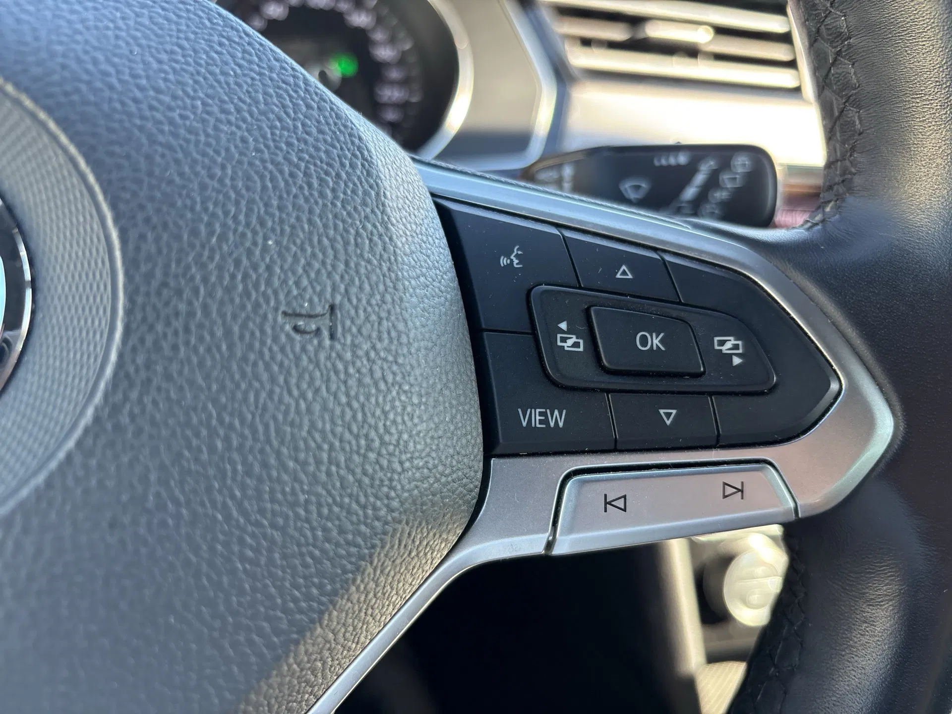 VW Passat Variant Highline TDI SCR DSG | Bild 14 von 27