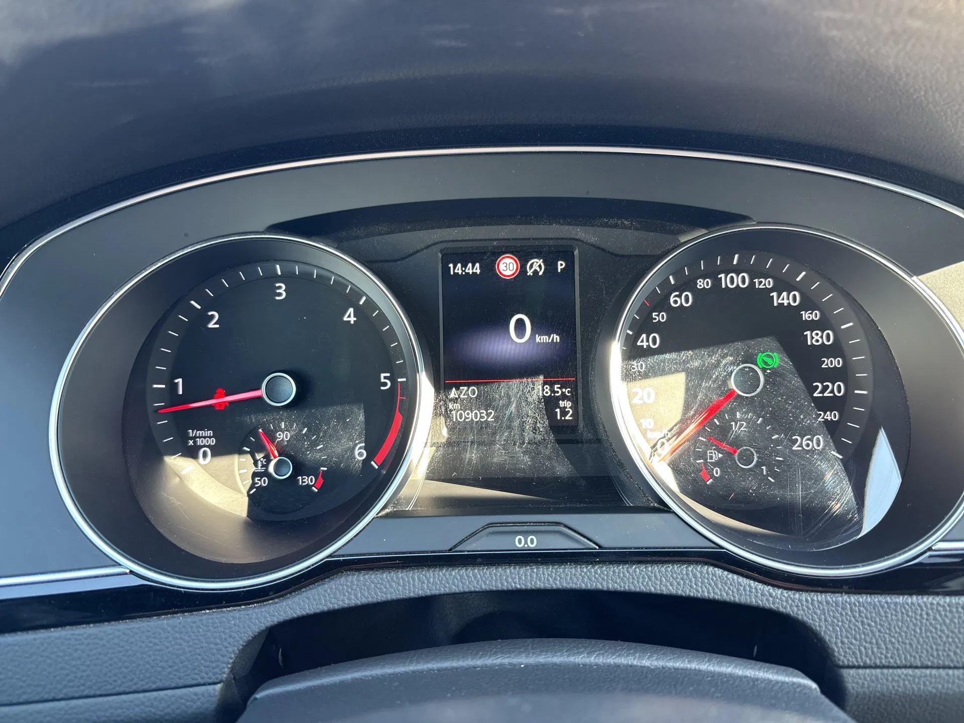 VW Passat Variant Highline TDI SCR DSG | Bild 15 von 27