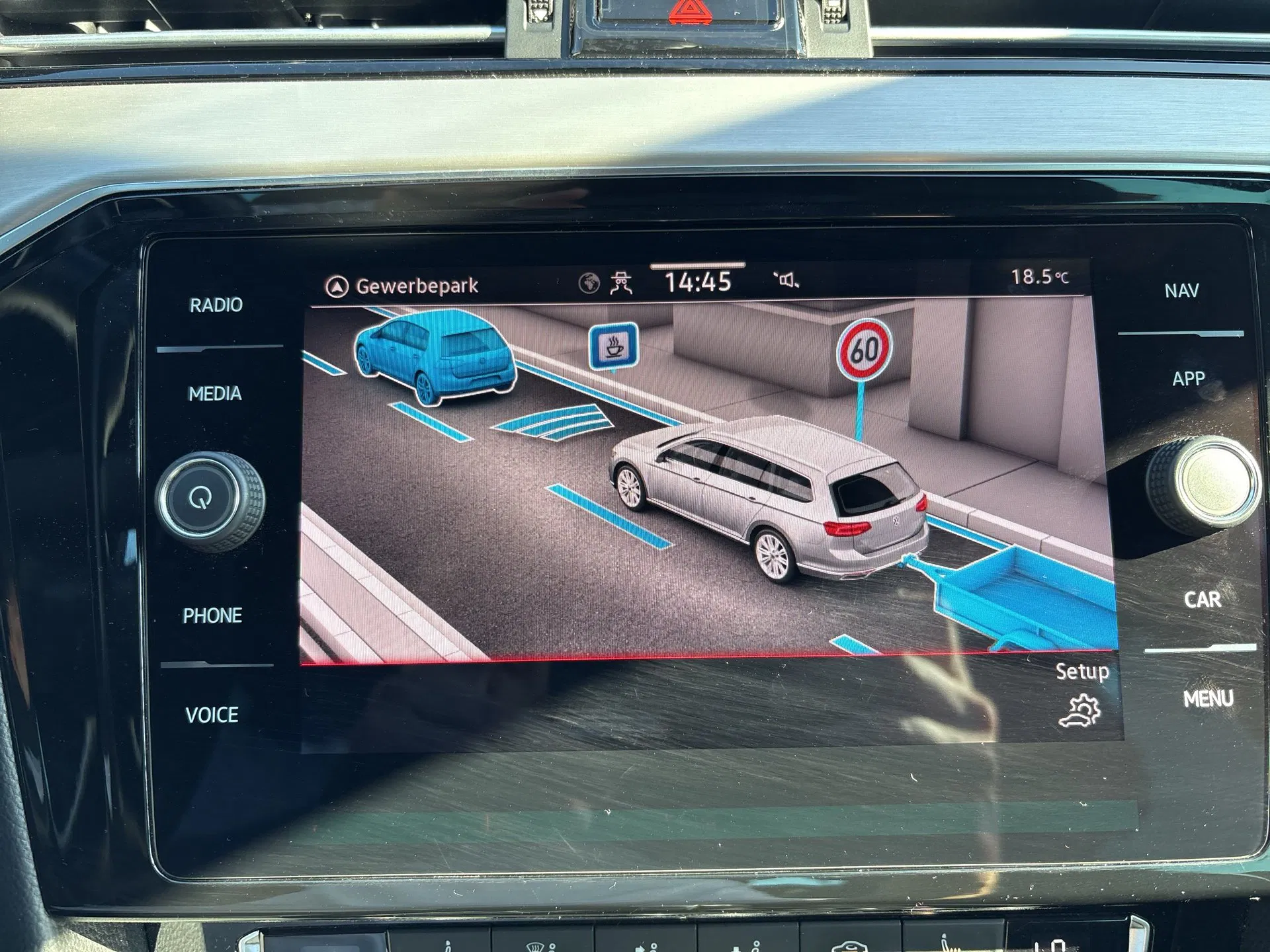 VW Passat Variant Highline TDI SCR DSG | Bild 17 von 27