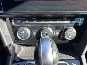 VW Passat Variant Highline TDI SCR DSG | Thumbnail 19 von 27