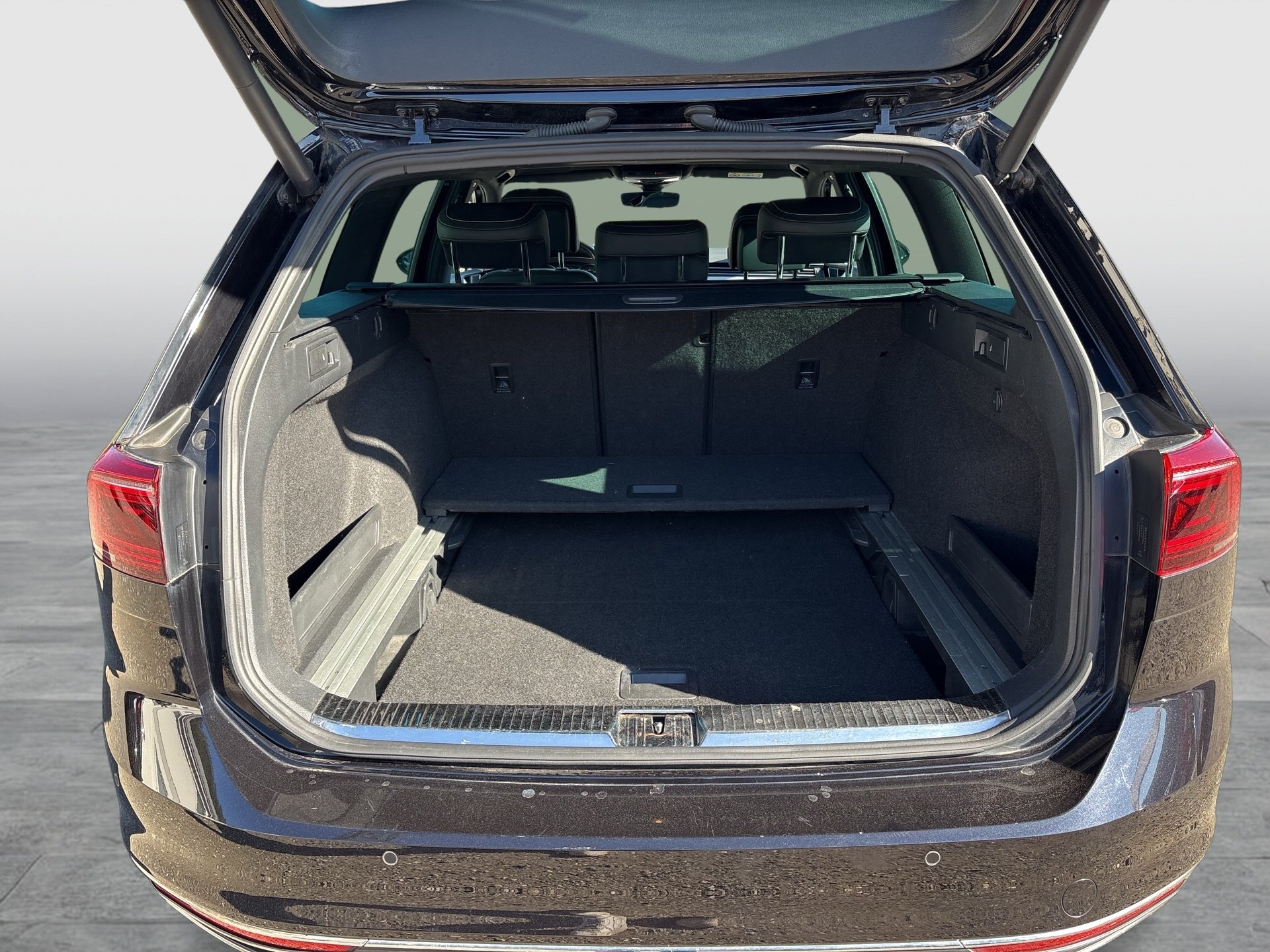 VW Passat Variant Highline TDI SCR DSG | Bild 24 von 27