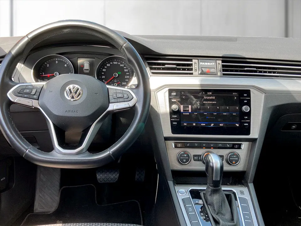 VW Passat Variant 2.0 TDI BMT | Bild 9 von 21