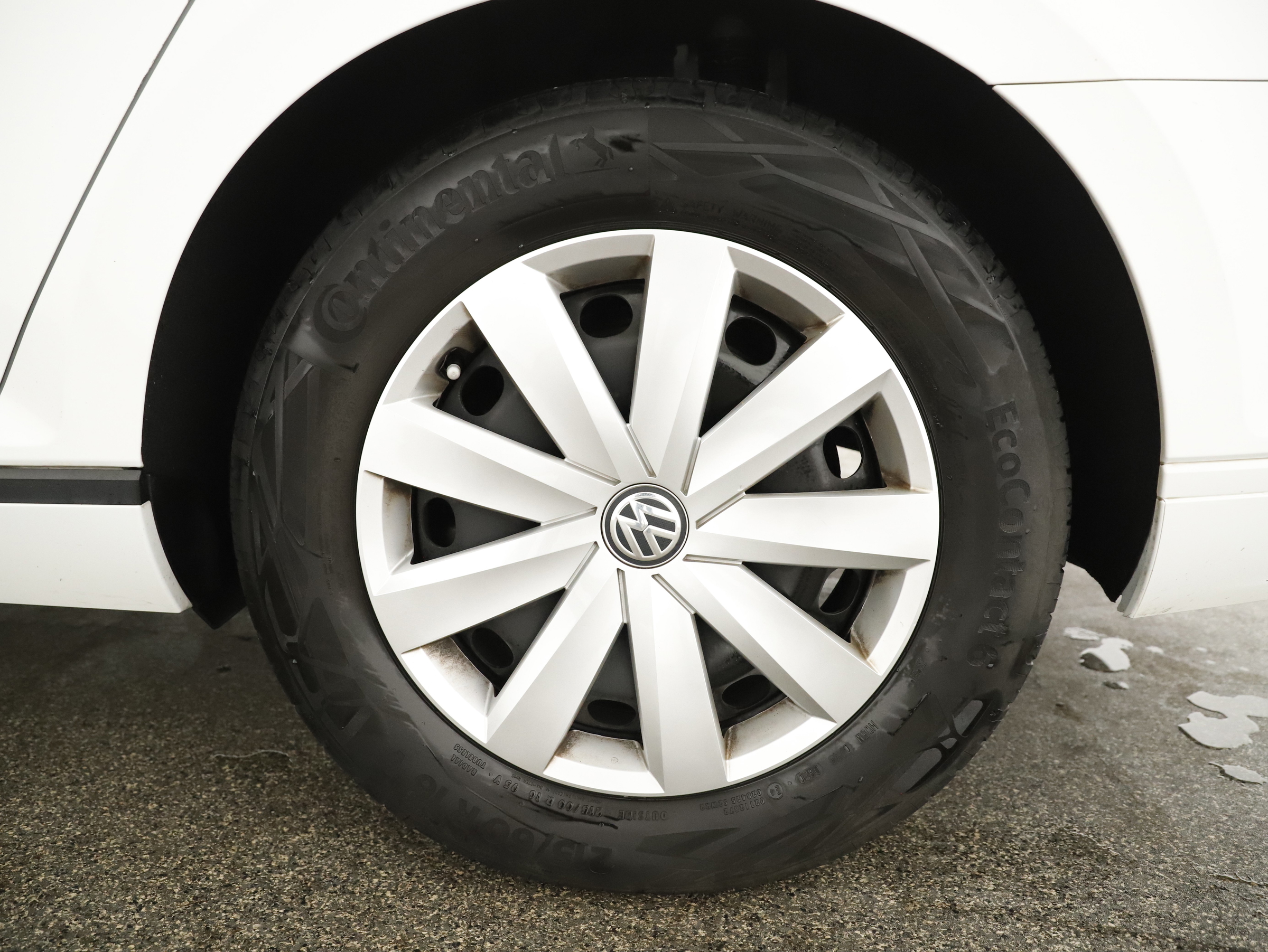 VW Passat Variant 2.0 TDI BMT | Bild 17 von 30