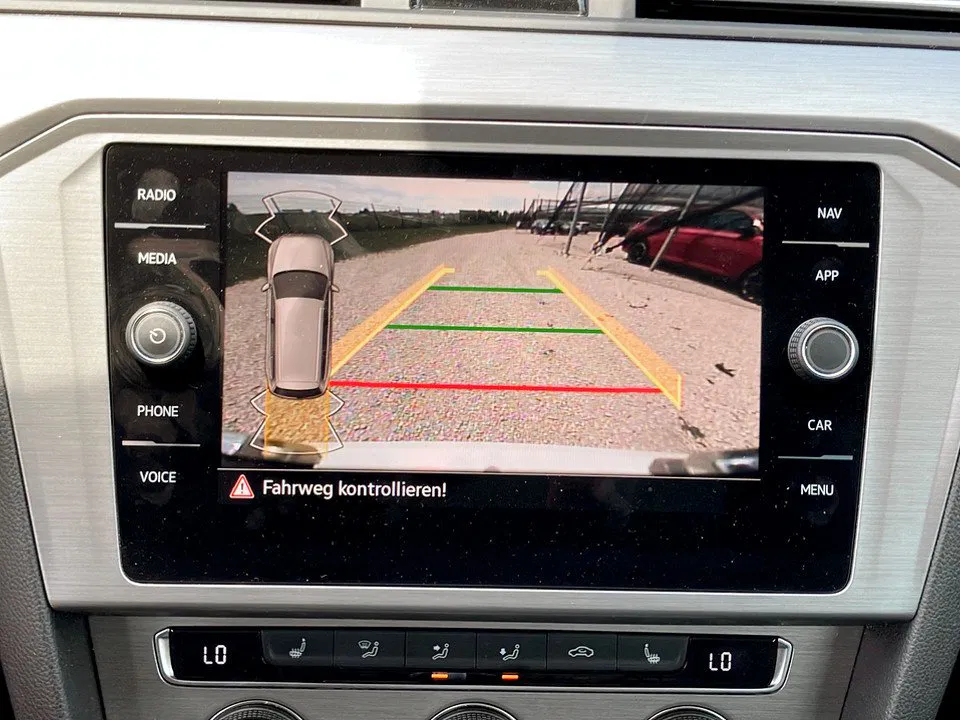 VW Passat Variant 2.0 TDI BMT | Bild 12 von 21