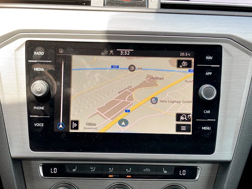 VW Passat Variant 2.0 TDI BMT | Bild 13 von 21