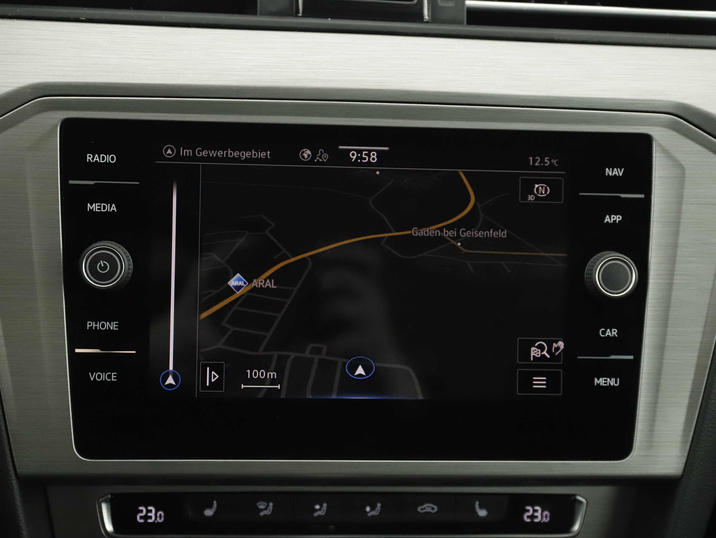 VW Passat Variant 2.0 TDI BMT | Bild 22 von 30