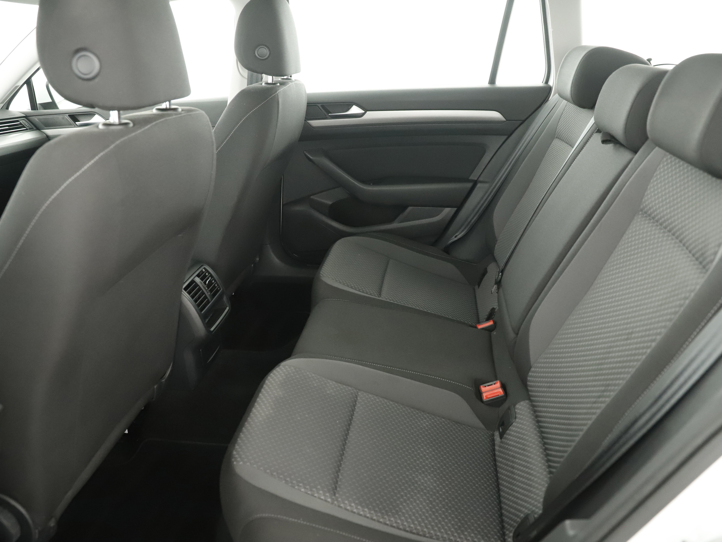 VW Passat Variant 2.0 TDI BMT | Bild 25 von 30