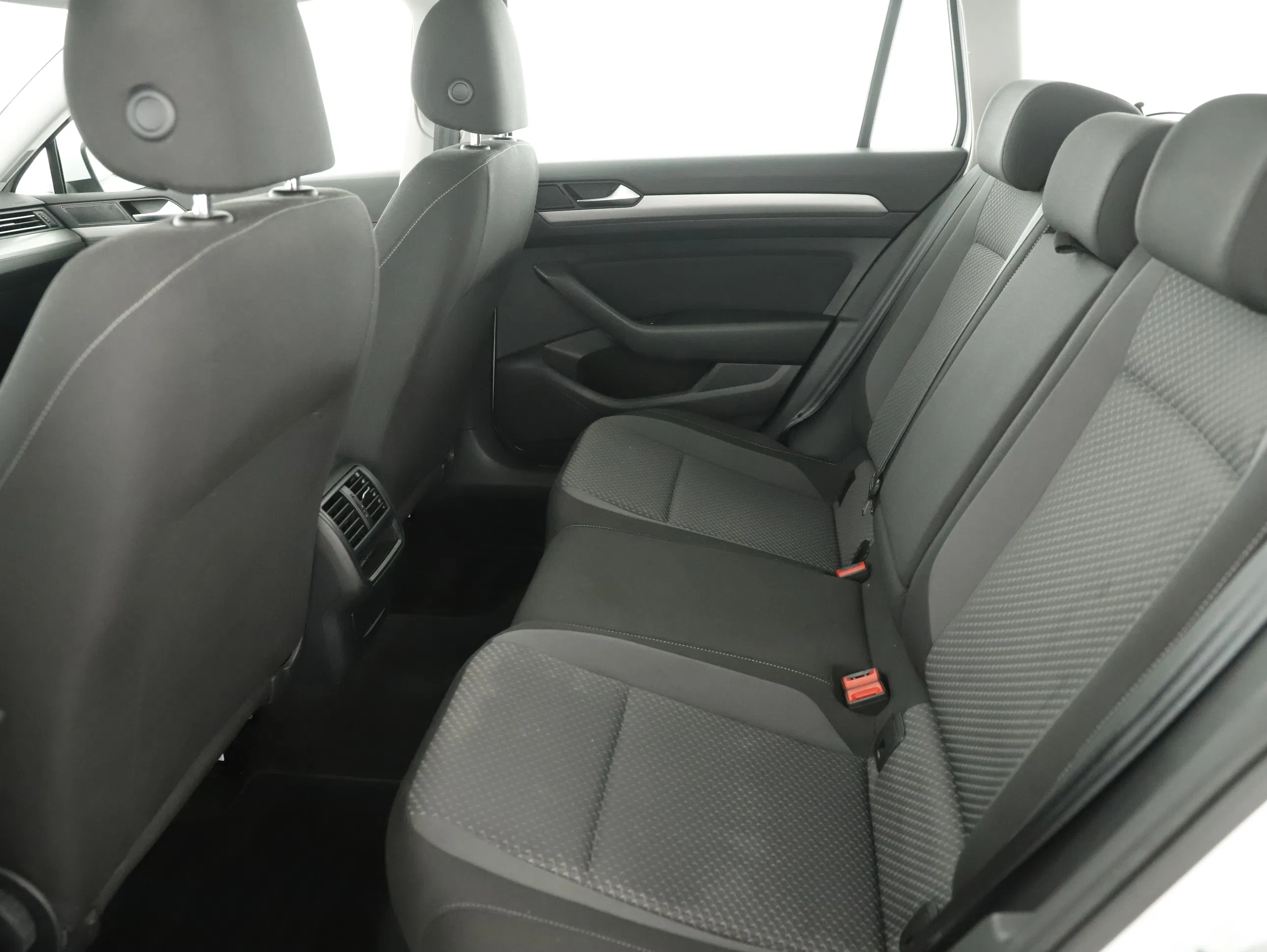 VW Passat Variant 2.0 TDI BMT | Bild 25 von 30