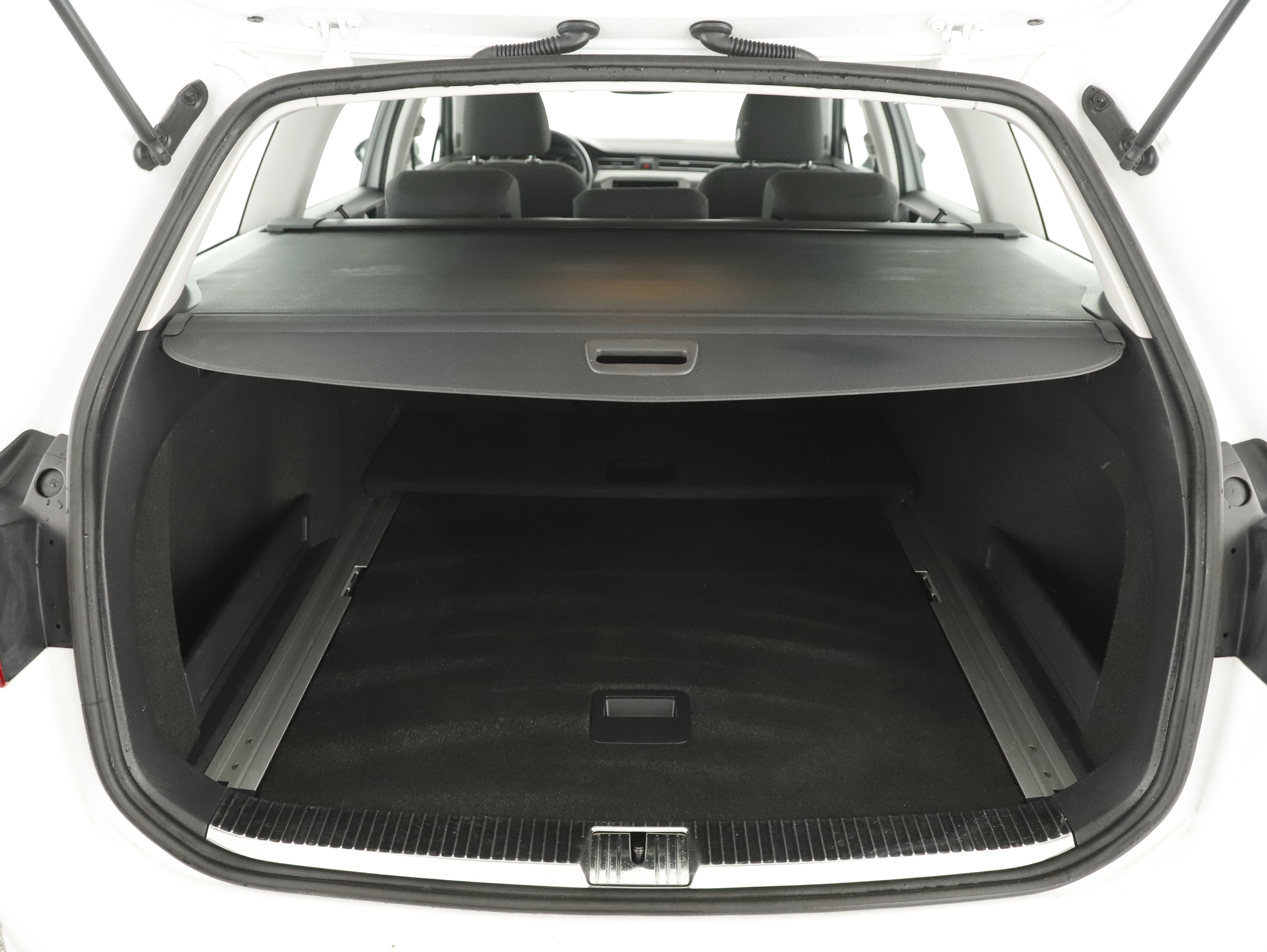 VW Passat Variant 2.0 TDI BMT | Bild 26 von 30