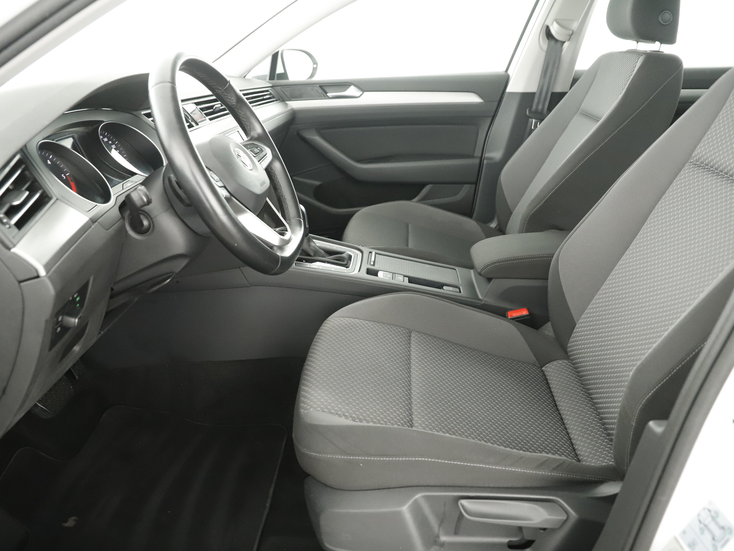 VW Passat Variant 2.0 TDI BMT | Bild 10 von 30