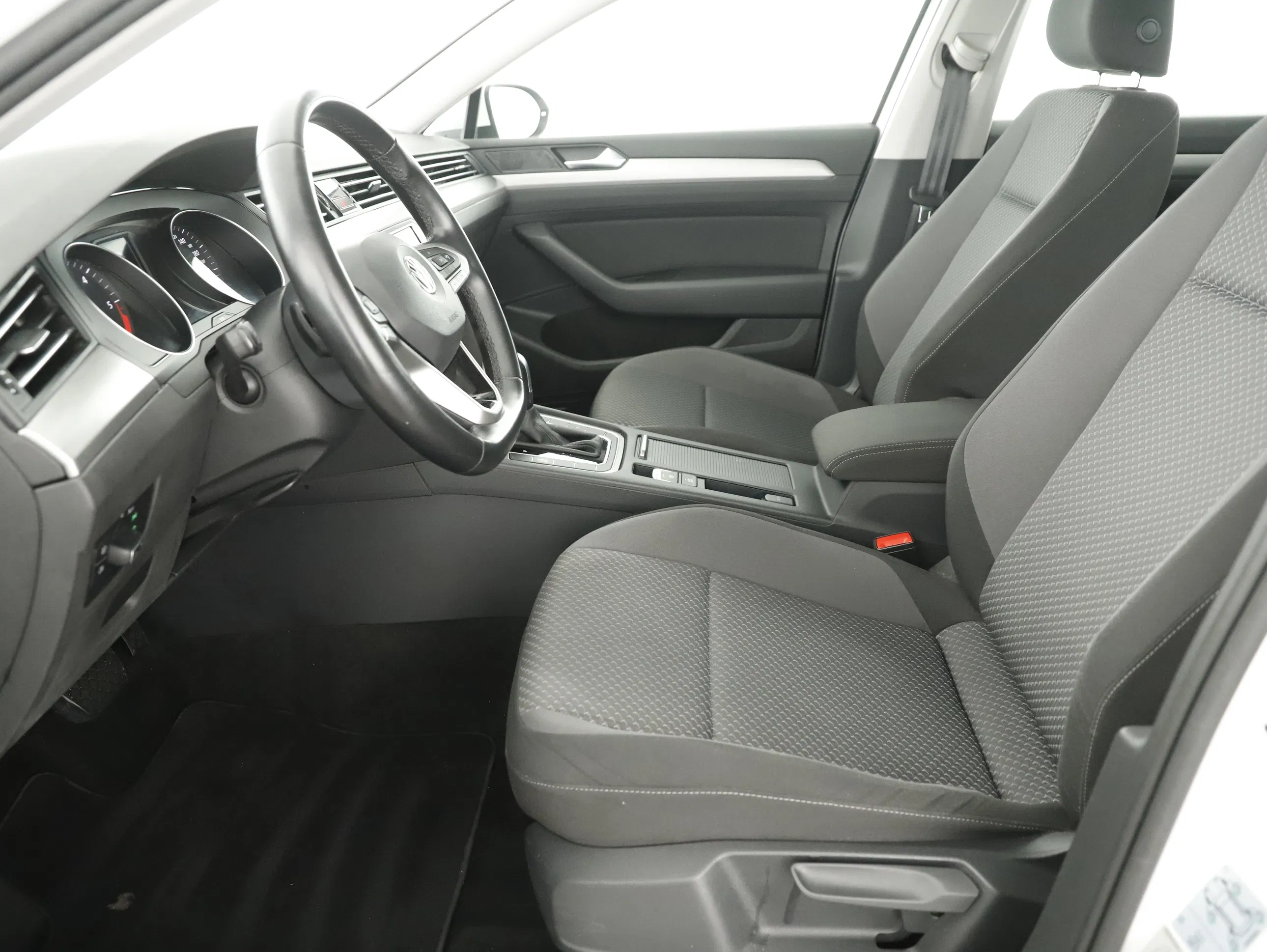 VW Passat Variant 2.0 TDI BMT | Bild 10 von 30