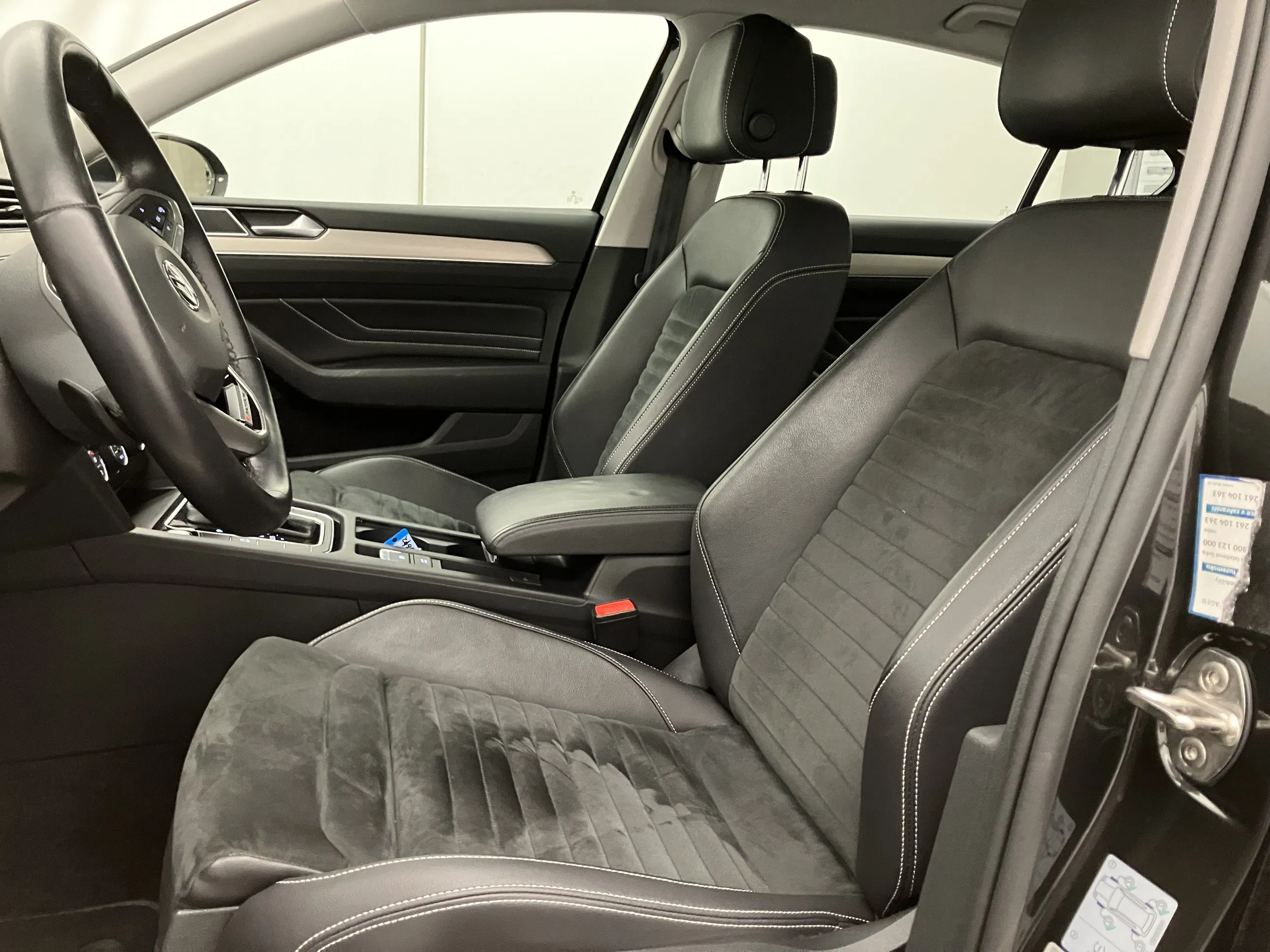 VW Passat 2.0 TDI 4Motion BMT Elegance | Bild 11 von 26