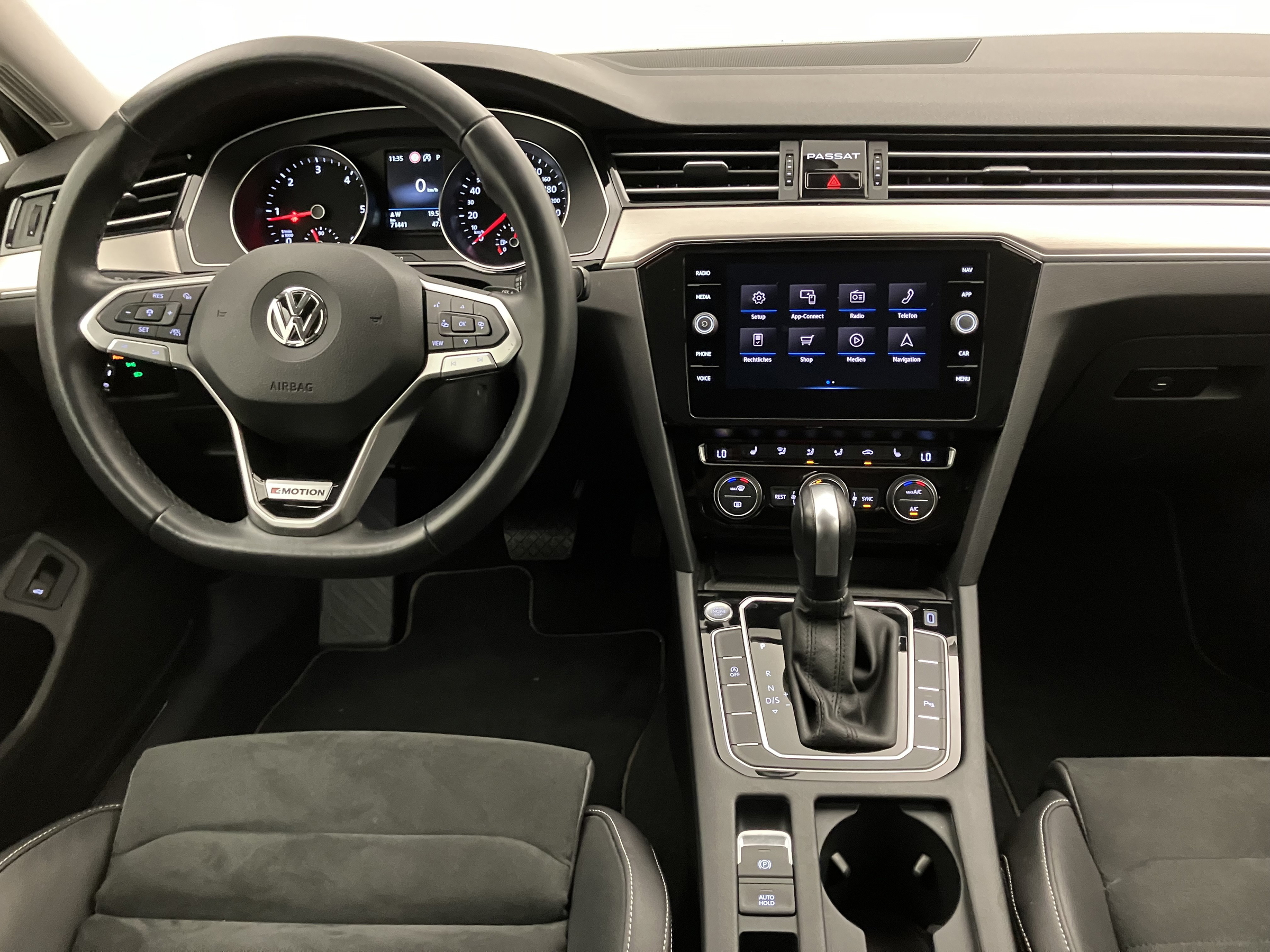 VW Passat 2.0 TDI 4Motion BMT Elegance | Bild 13 von 26