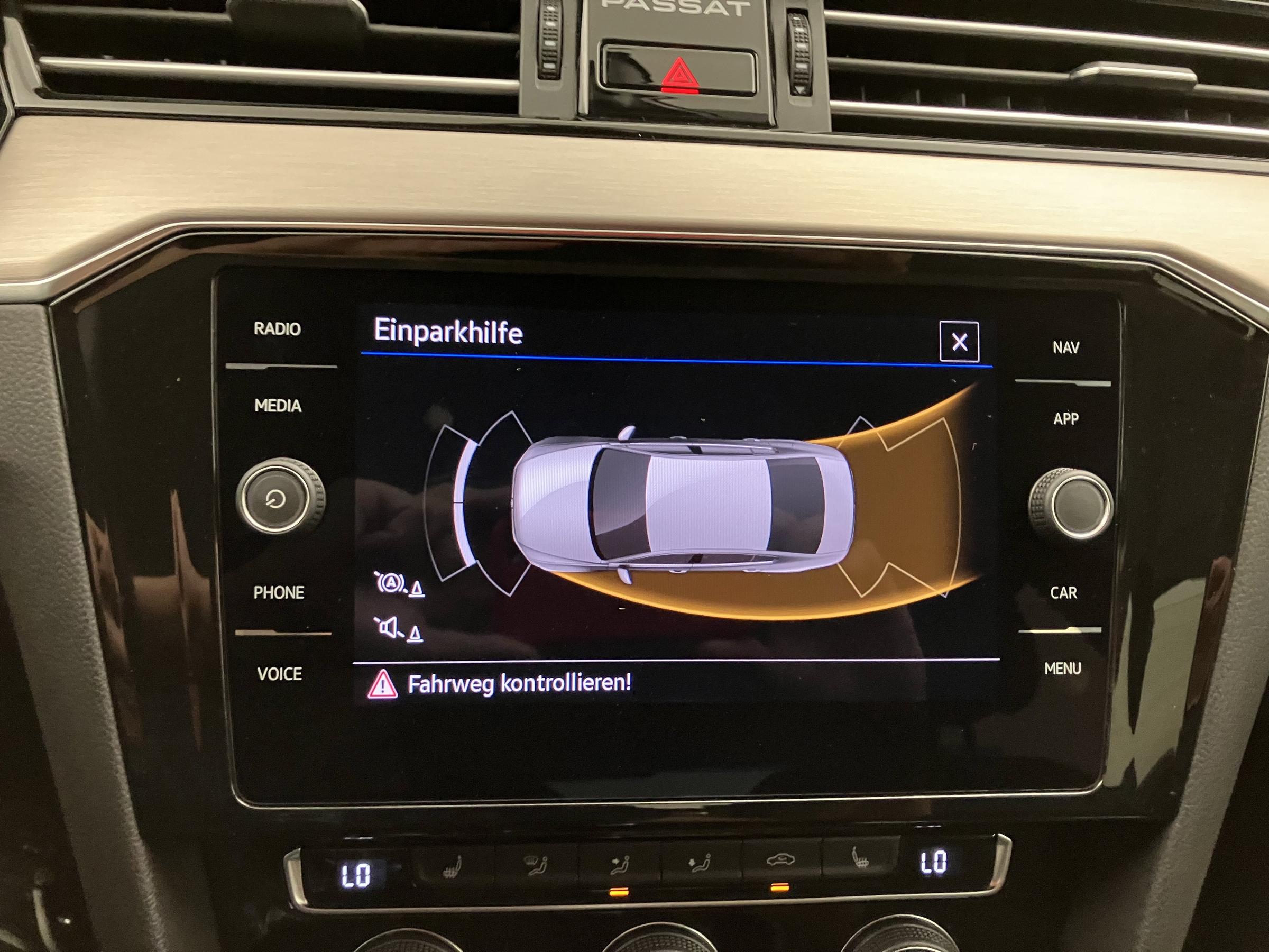 VW Passat 2.0 TDI 4Motion BMT Elegance | Bild 20 von 26