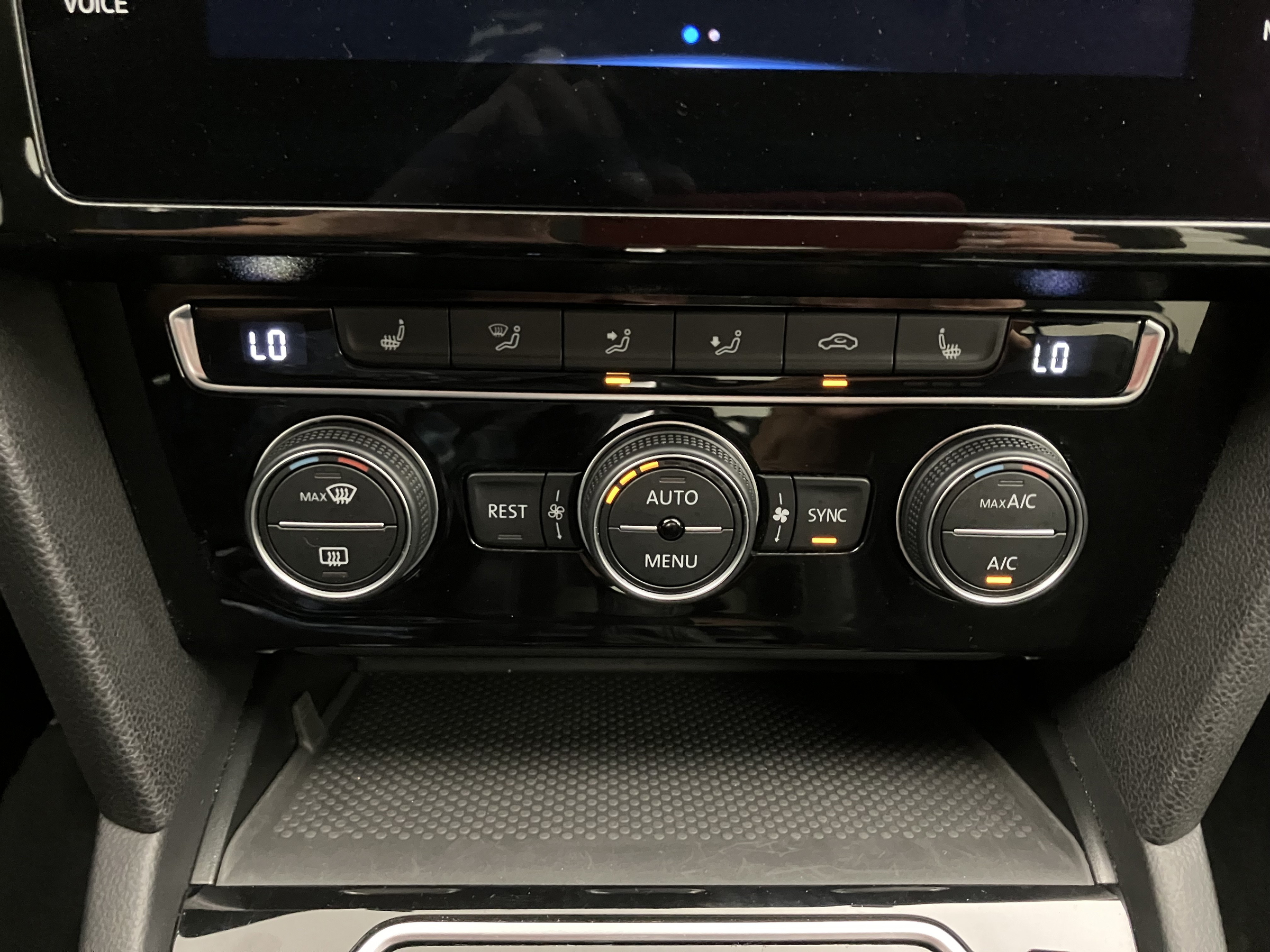 VW Passat 2.0 TDI 4Motion BMT Elegance | Bild 23 von 26