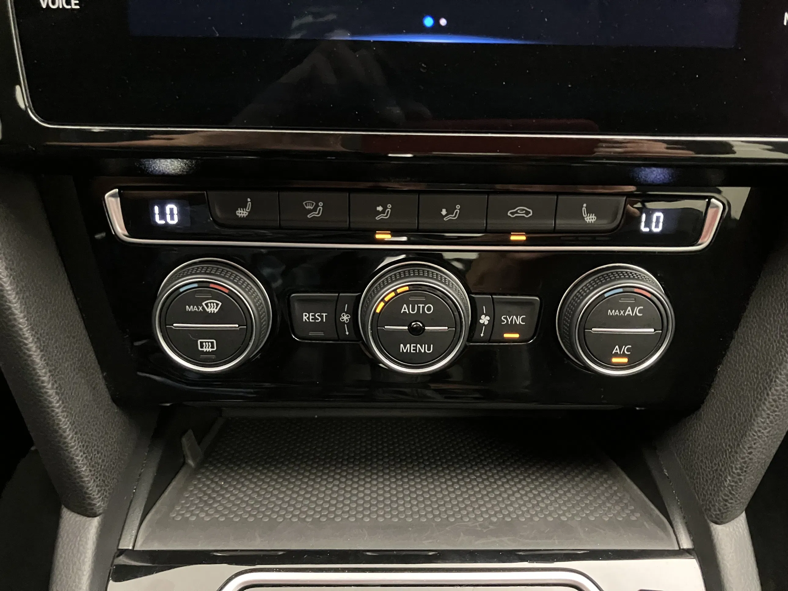 VW Passat 2.0 TDI 4Motion BMT Elegance | Bild 23 von 26