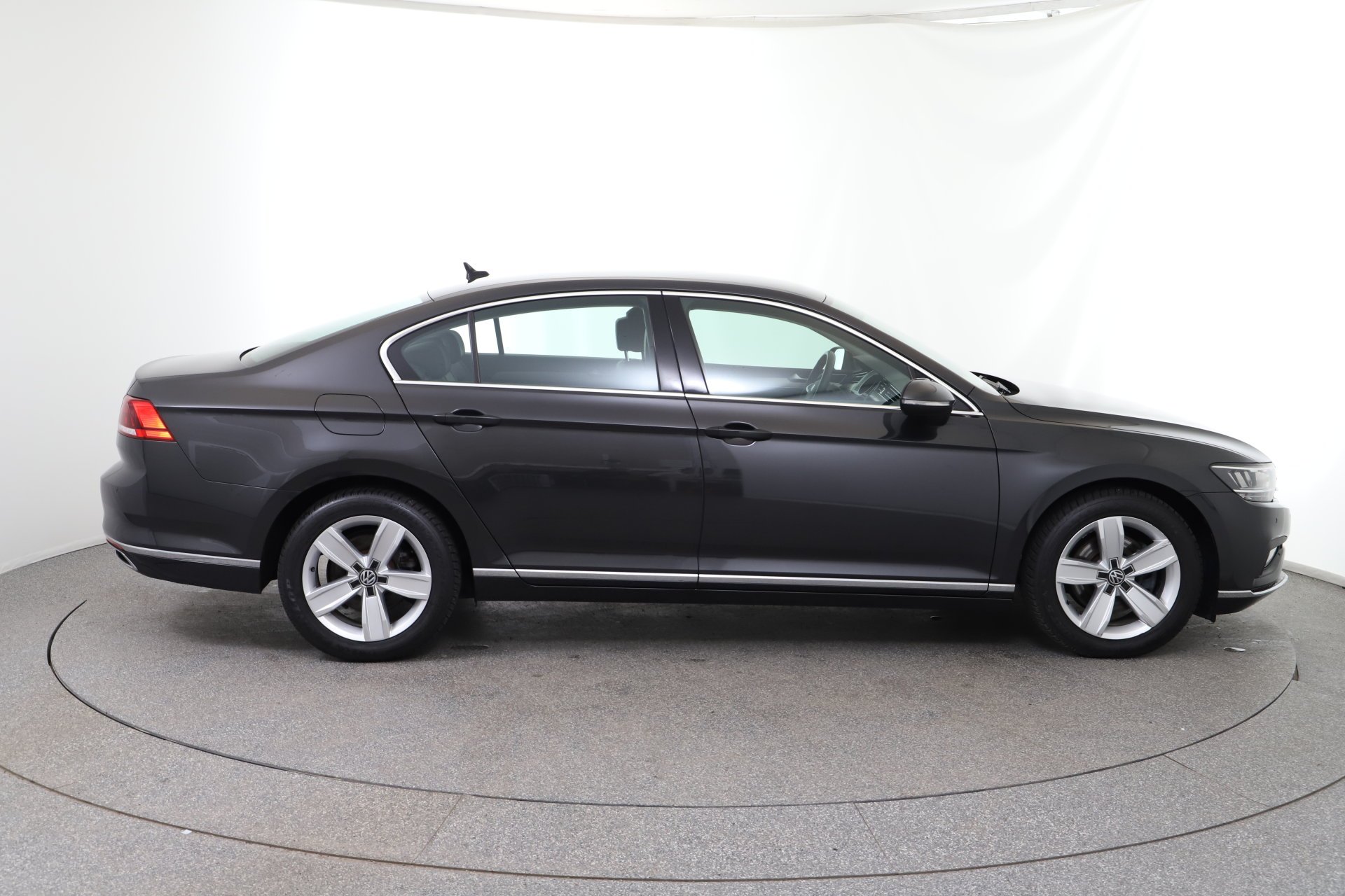 VW Passat 2.0 TDI 4Motion BMT Elegance | Bild 4 von 26