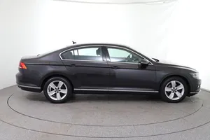 VW Passat 2.0 TDI 4Motion BMT Elegance | Thumbnail 4 von 26