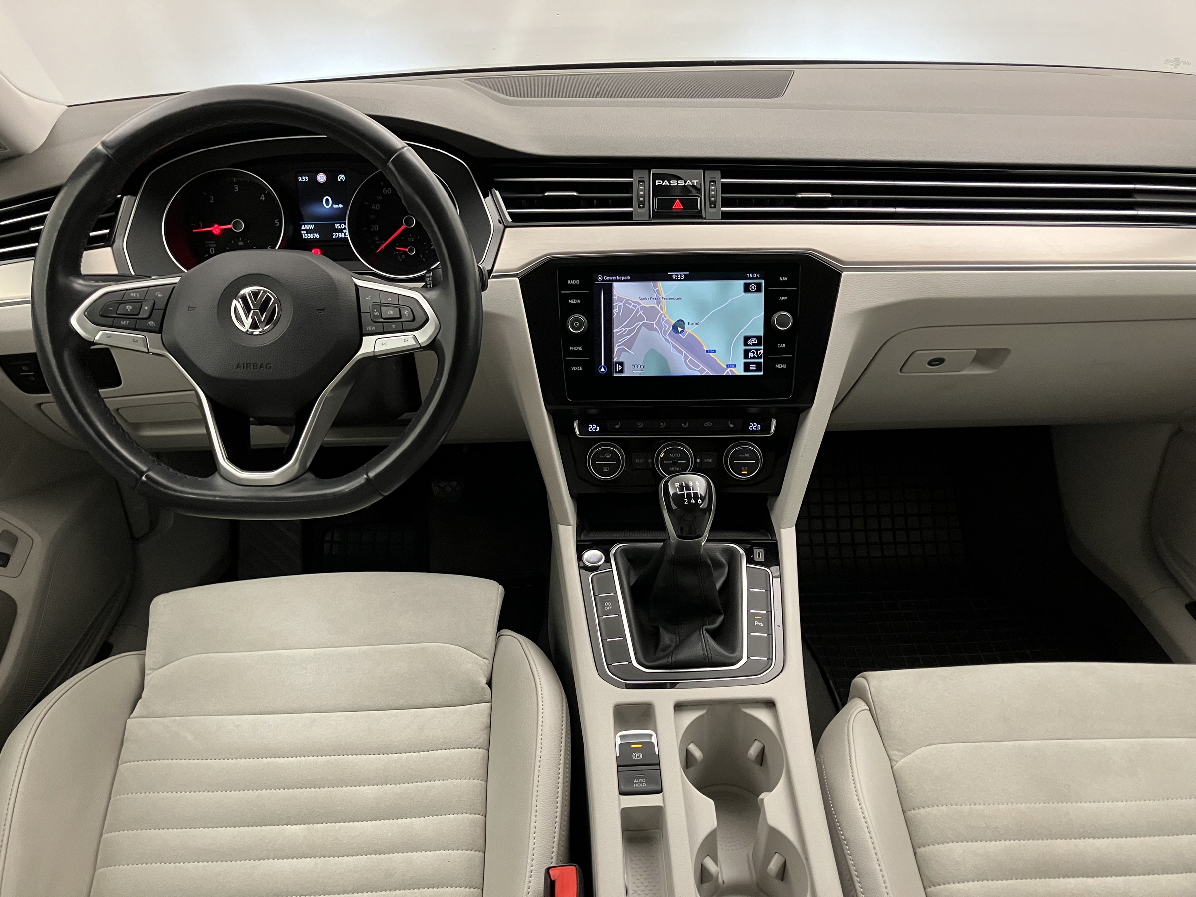 VW Passat Variant 2.0 TDI BMT Elegance | Bild 14 von 31