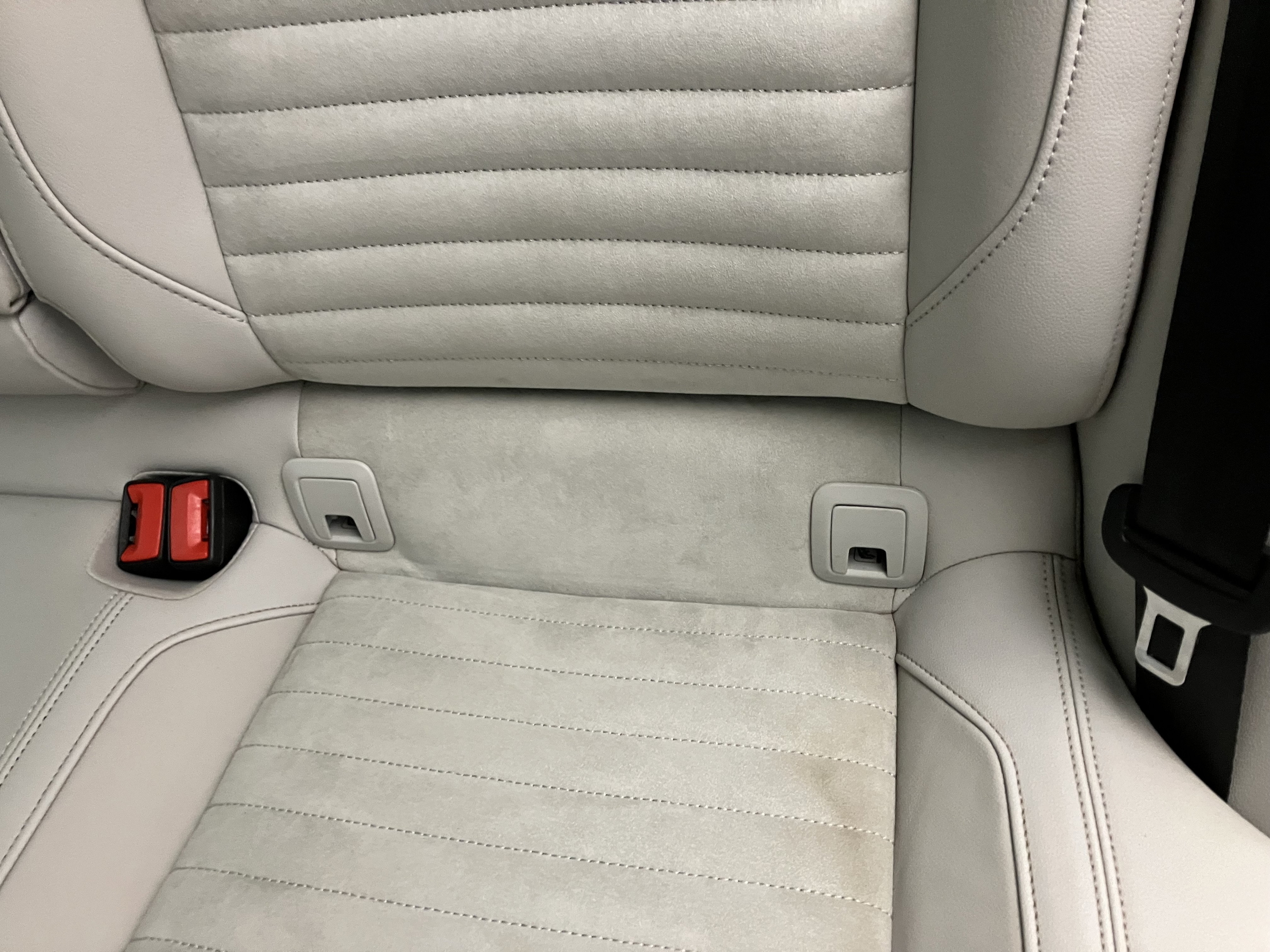 VW Passat Variant 2.0 TDI BMT Elegance | Bild 27 von 31