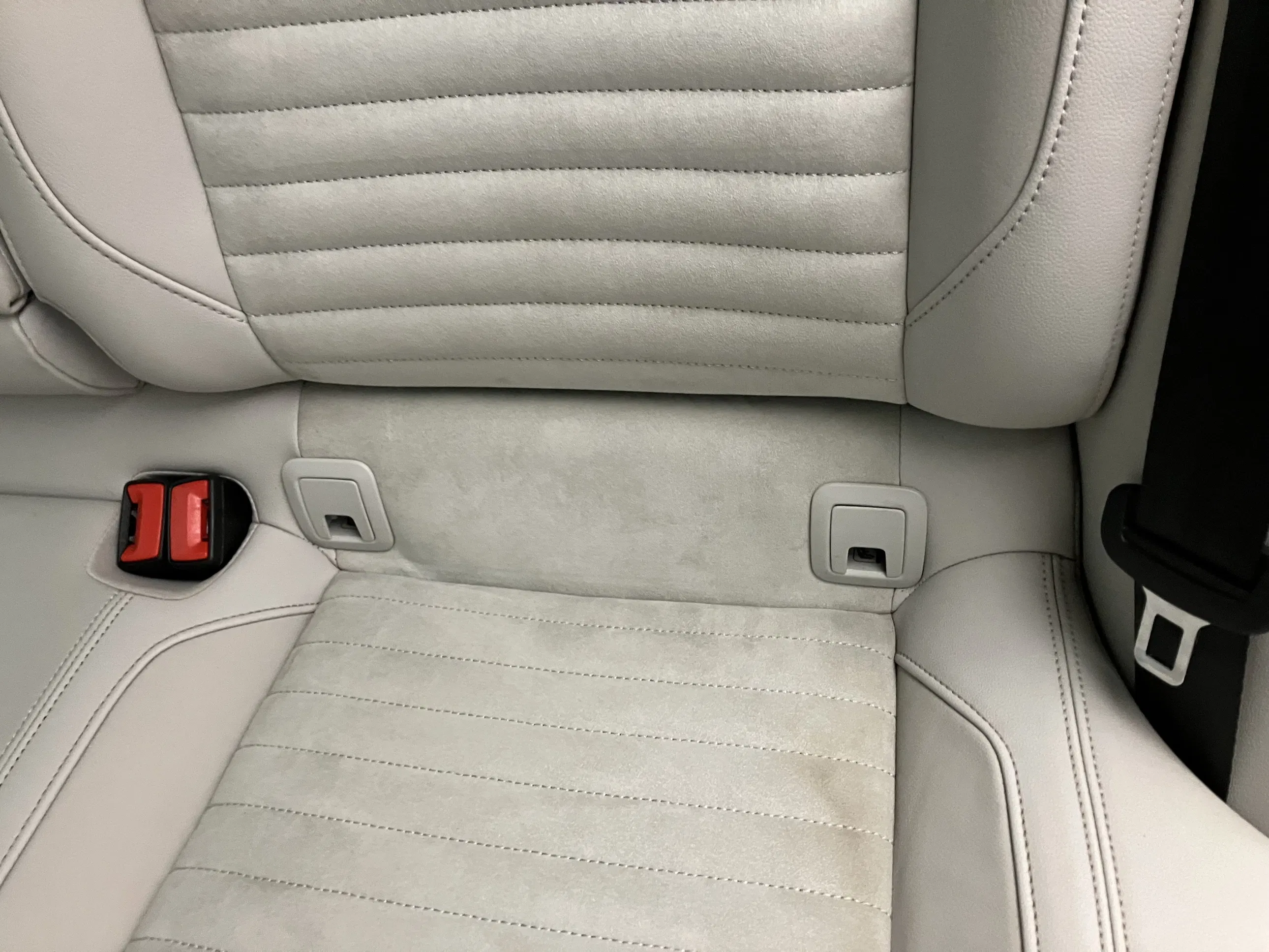 VW Passat Variant 2.0 TDI BMT Elegance | Bild 27 von 31