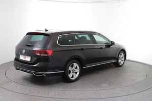 VW Passat Variant 2.0 TDI BMT Elegance | Thumbnail 6 von 31