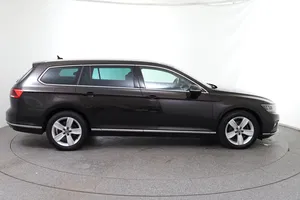 VW Passat Variant 2.0 TDI BMT Elegance | Thumbnail 7 von 31