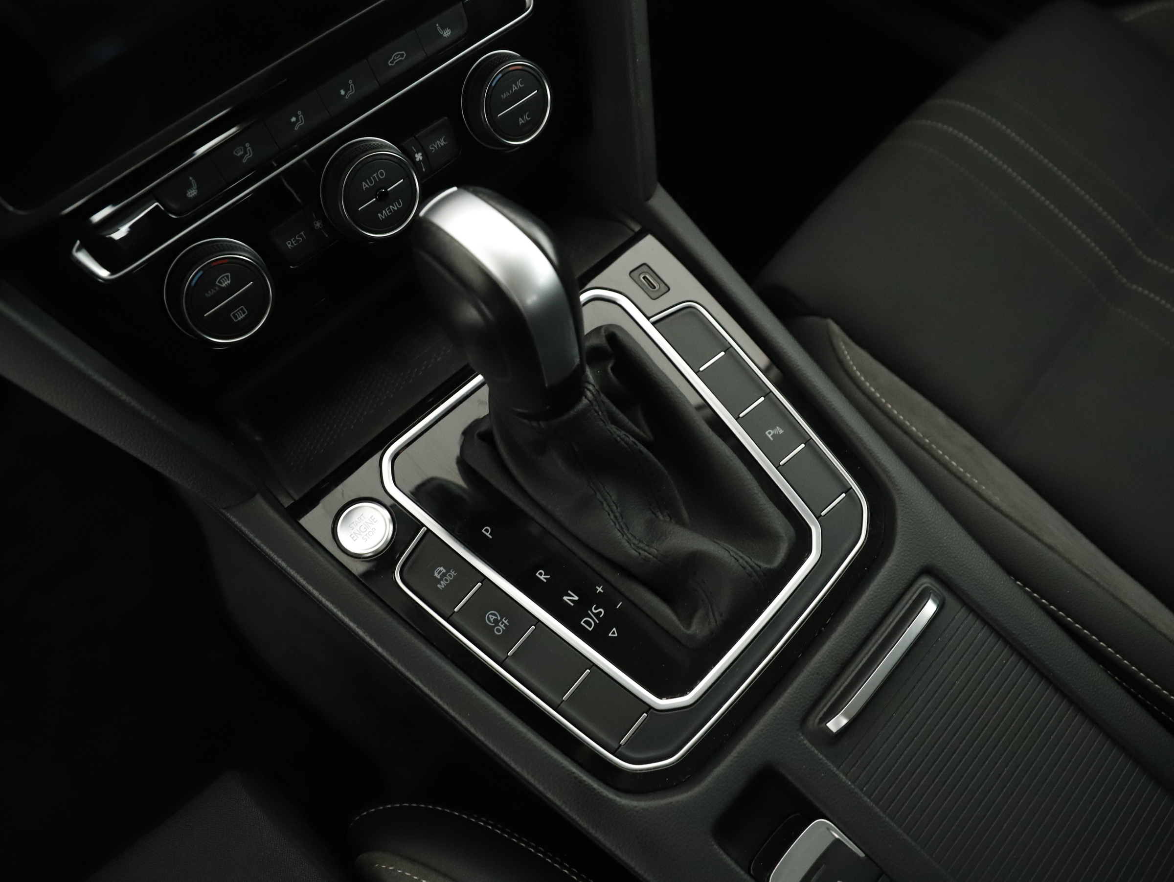 VW Passat Variant 2.0 TDI 4Motion BMT  Alltrack | Bild 17 von 28