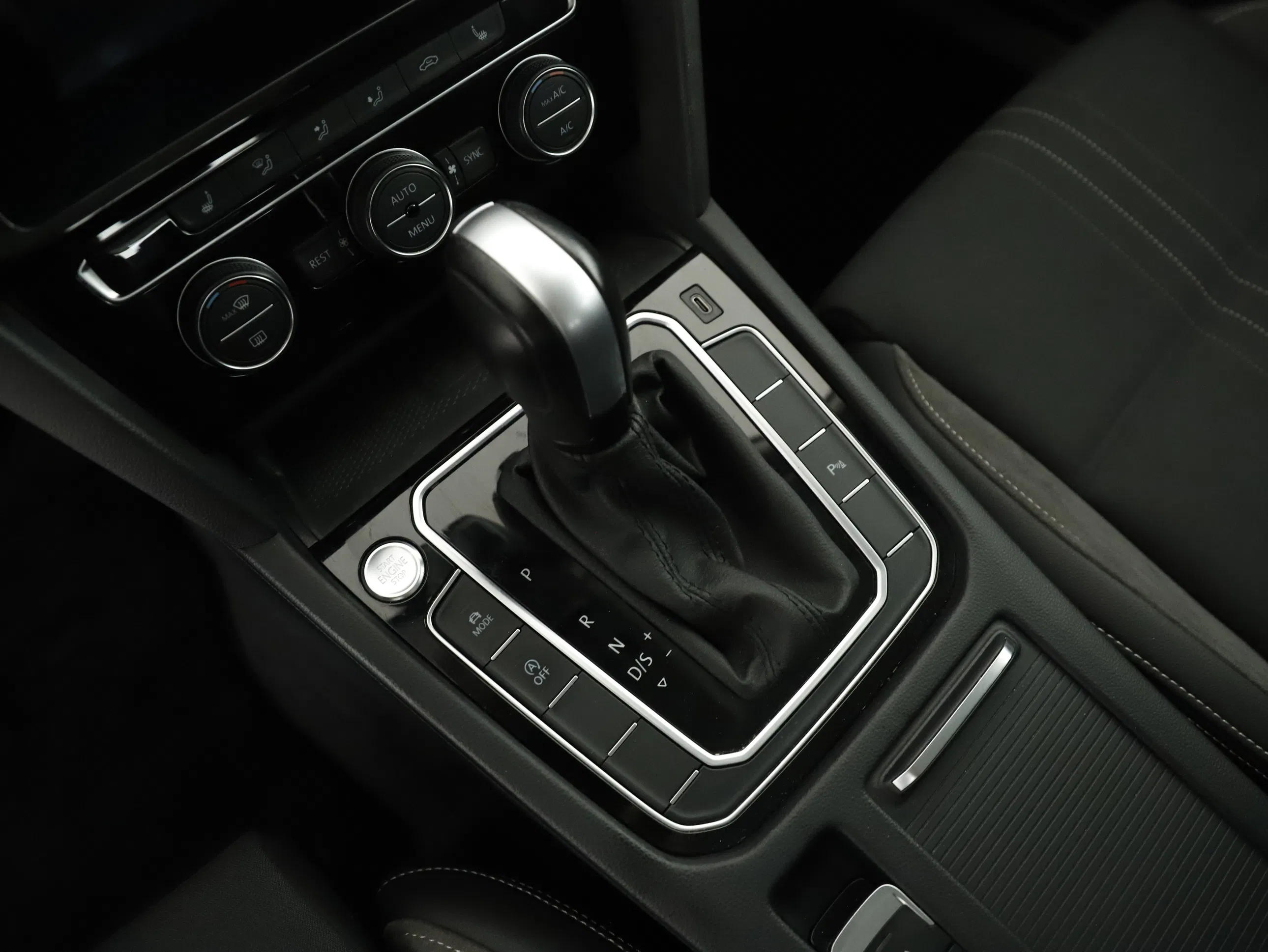 VW Passat Variant 2.0 TDI 4Motion BMT Alltrack | Bild 17 von 28