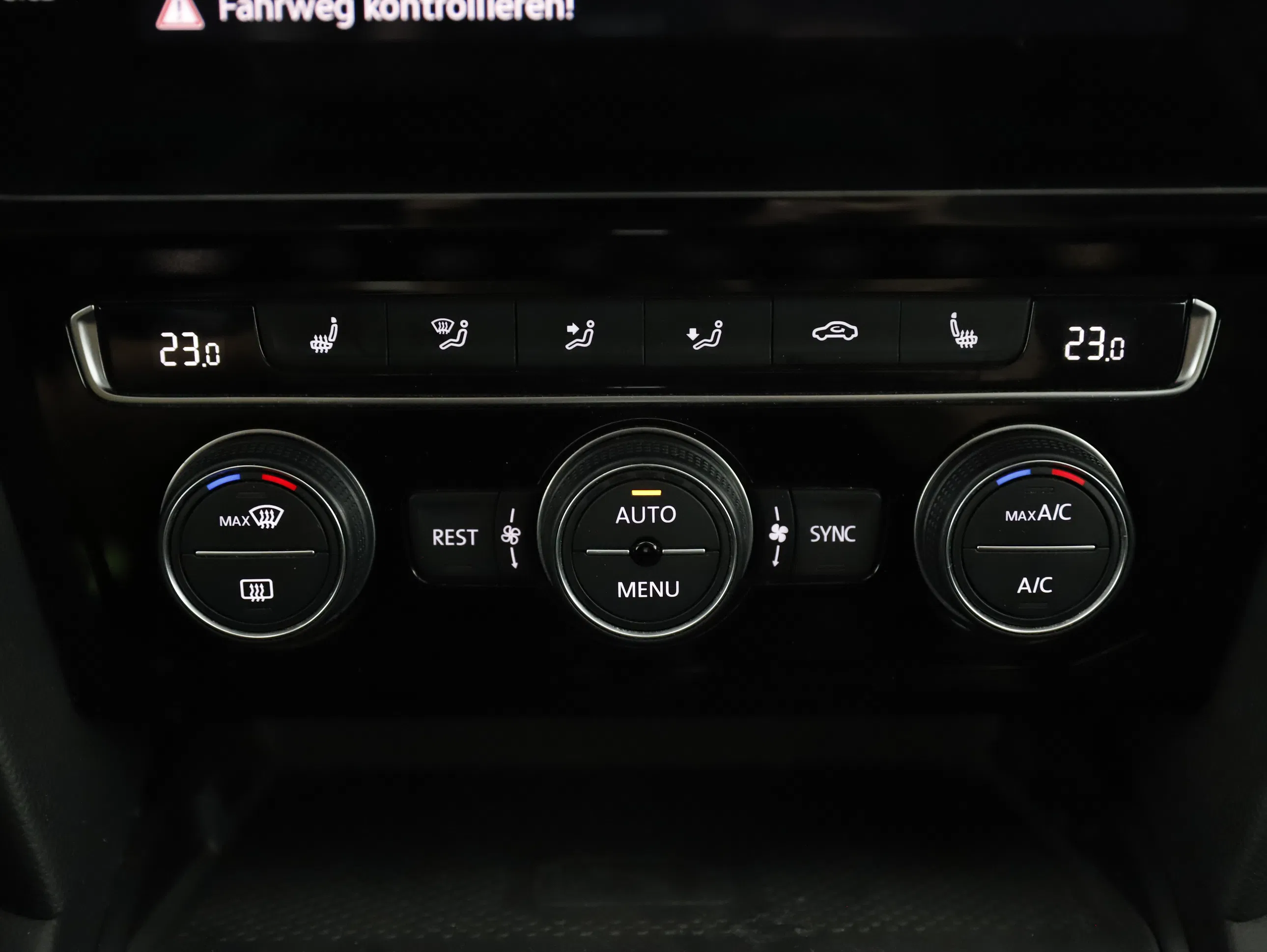 VW Passat Variant 2.0 TDI 4Motion BMT Alltrack | Bild 18 von 28