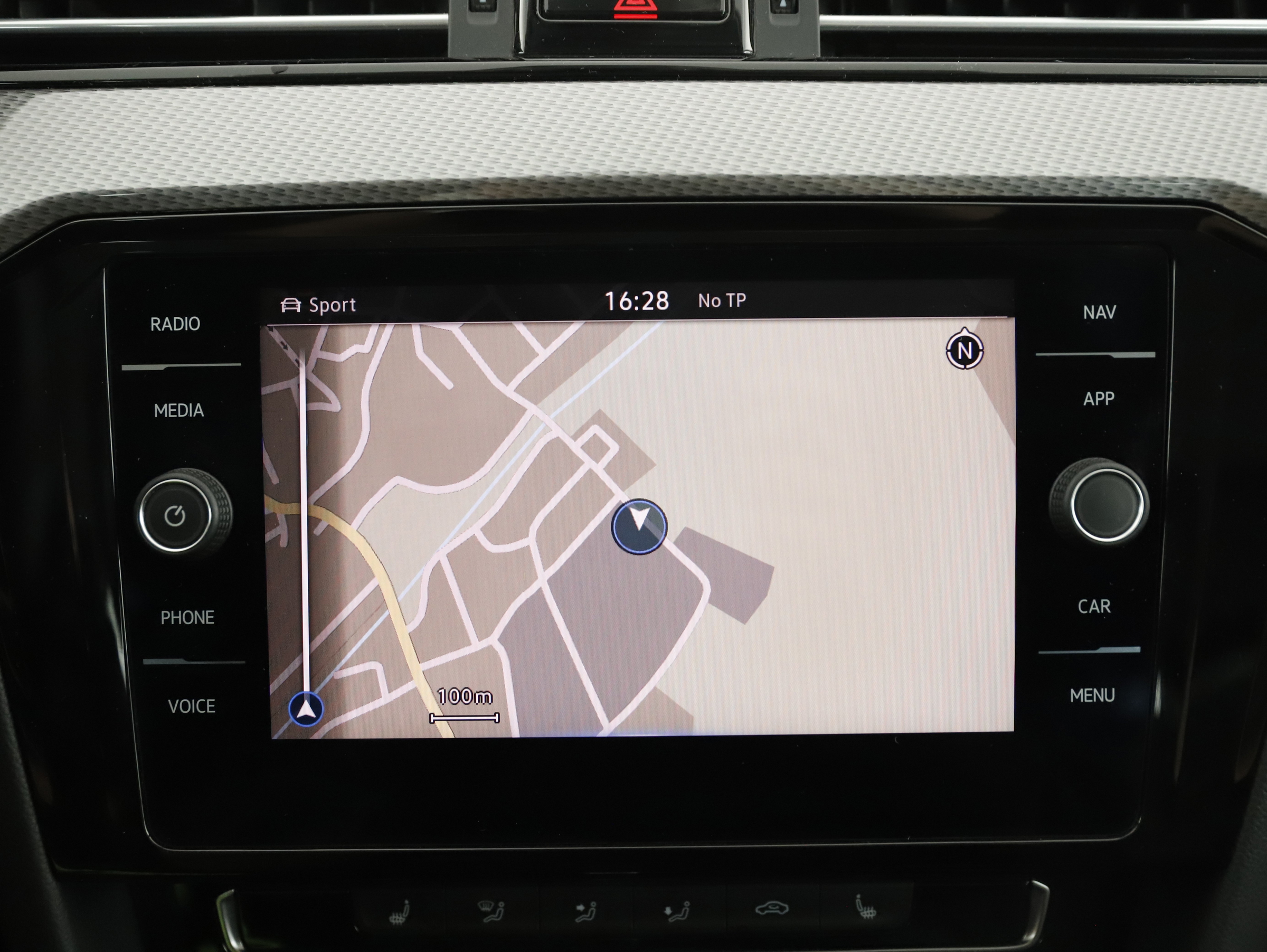 VW Passat Variant 2.0 TDI 4Motion BMT  Alltrack | Bild 21 von 28