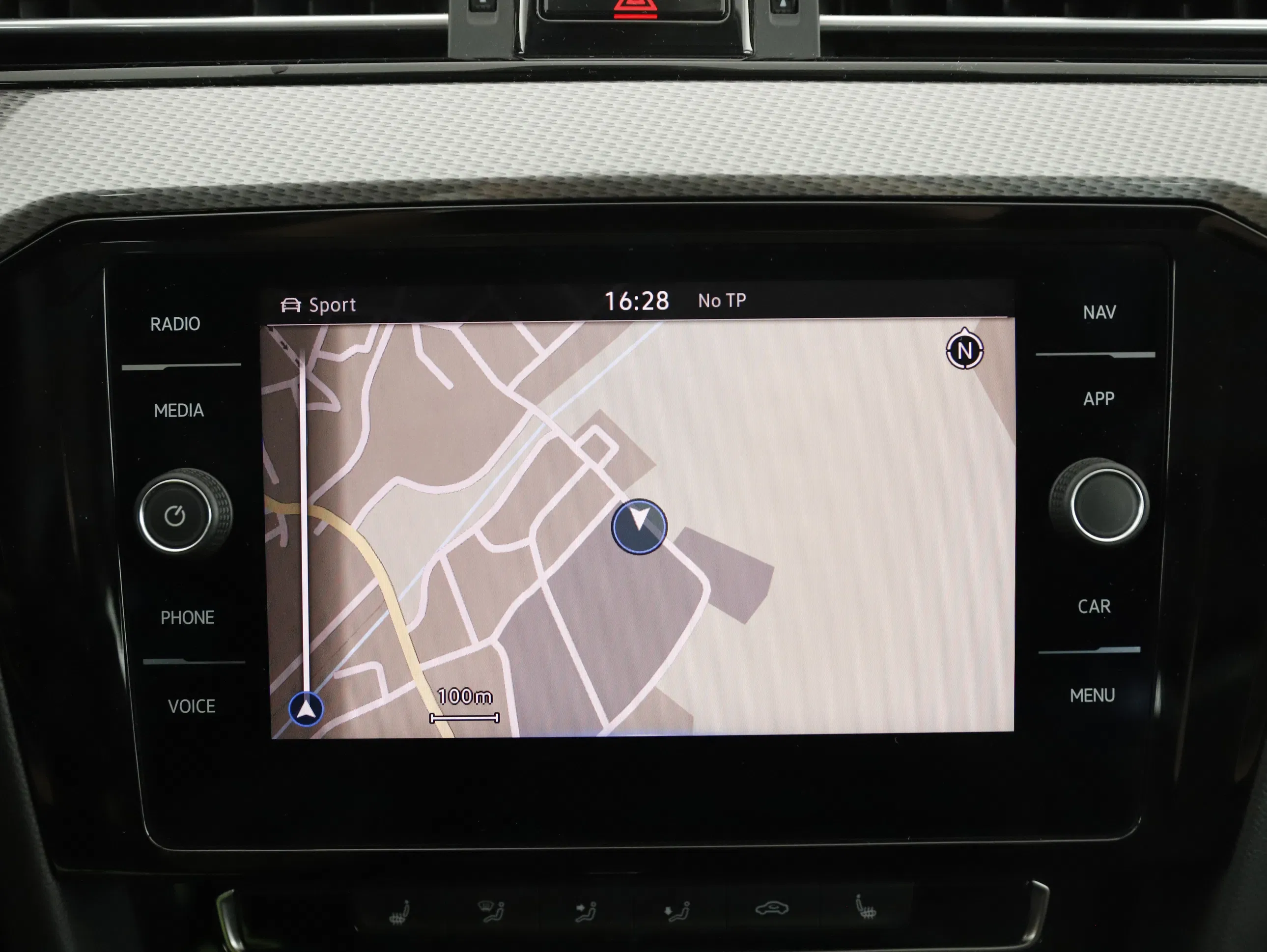 VW Passat Variant 2.0 TDI 4Motion BMT Alltrack | Bild 21 von 28