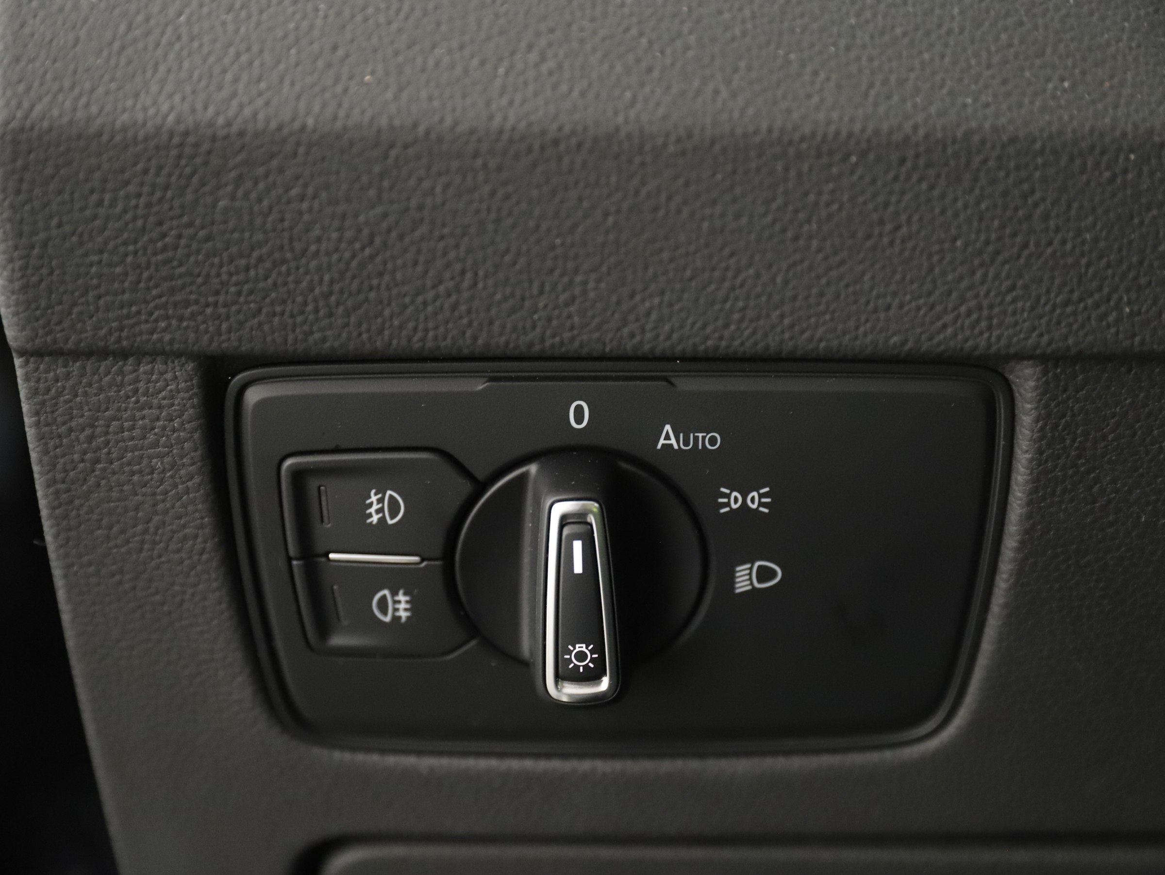 VW Passat Variant 2.0 TDI 4Motion BMT  Alltrack | Bild 24 von 28