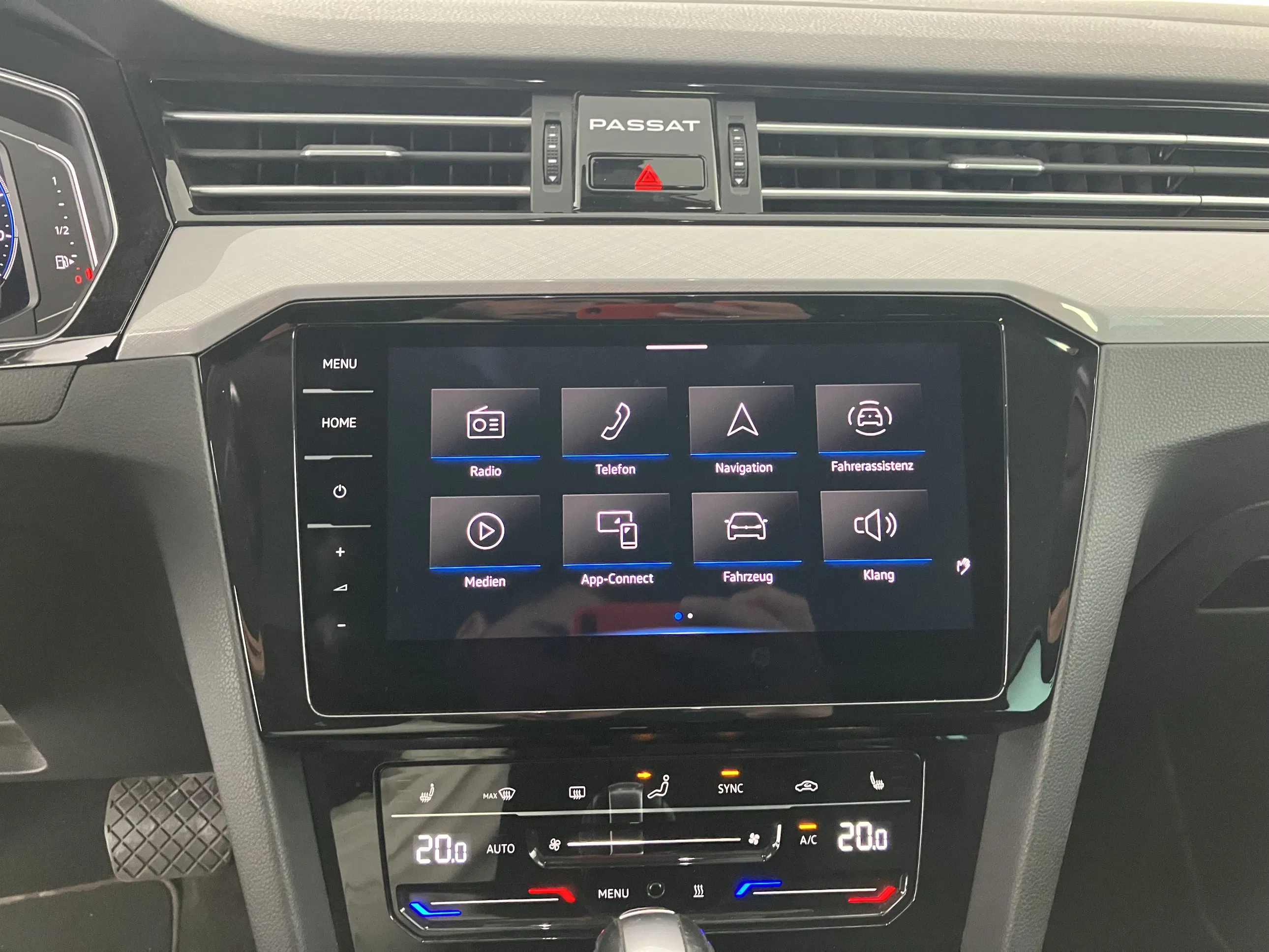 VW Passat Variant 2.0 TDI 4Motion BMT Business | Bild 12 von 31