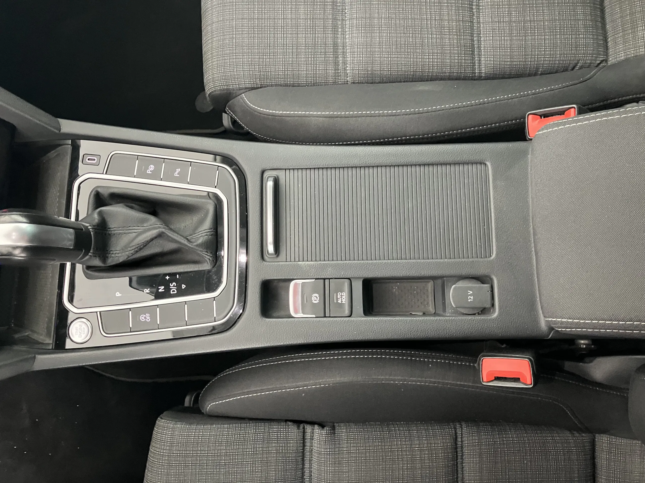 VW Passat Variant 2.0 TDI 4Motion BMT Business | Bild 14 von 31