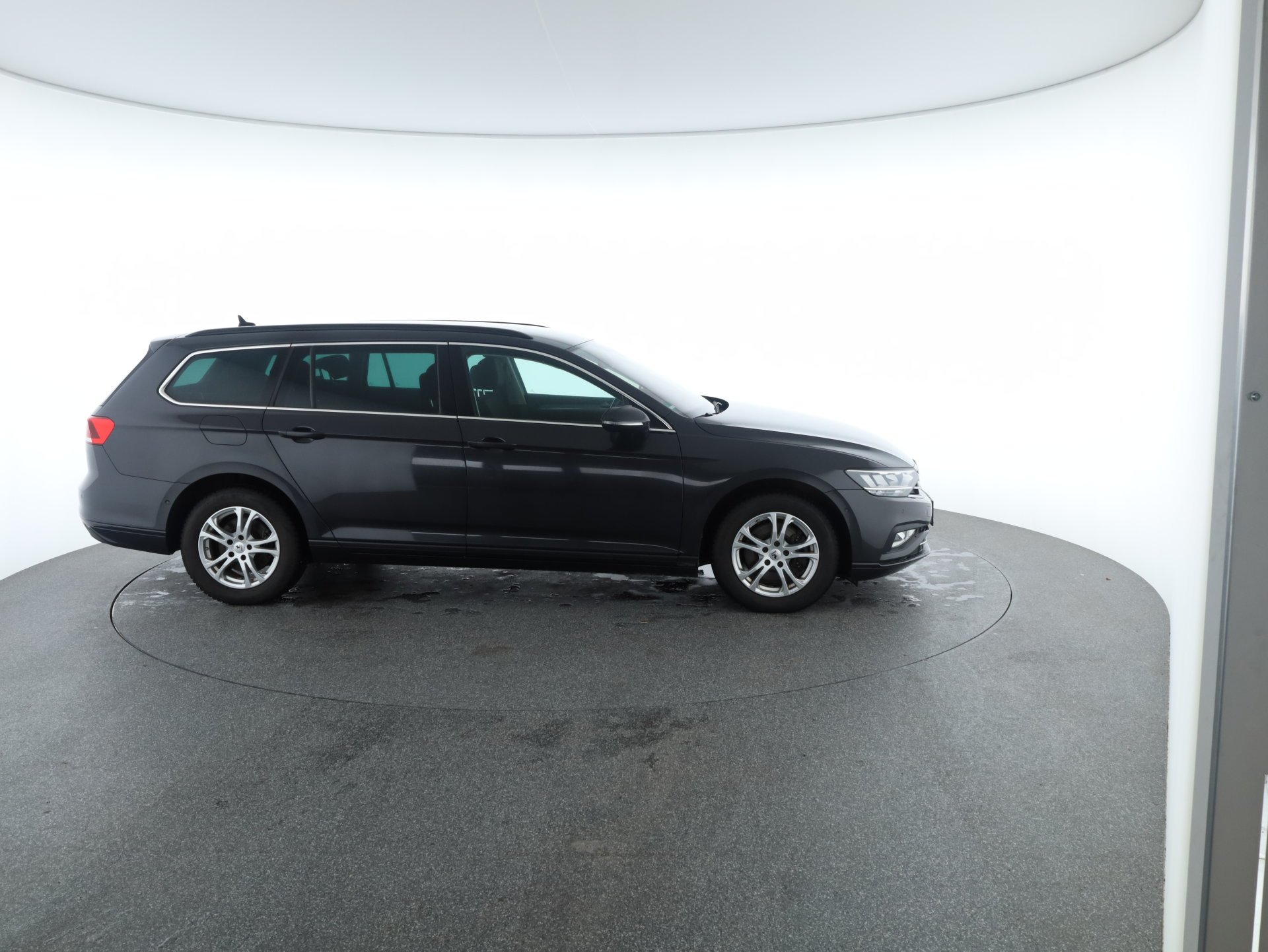 VW Passat Variant 2.0 TDI 4Motion BMT Business | Bild 30 von 31