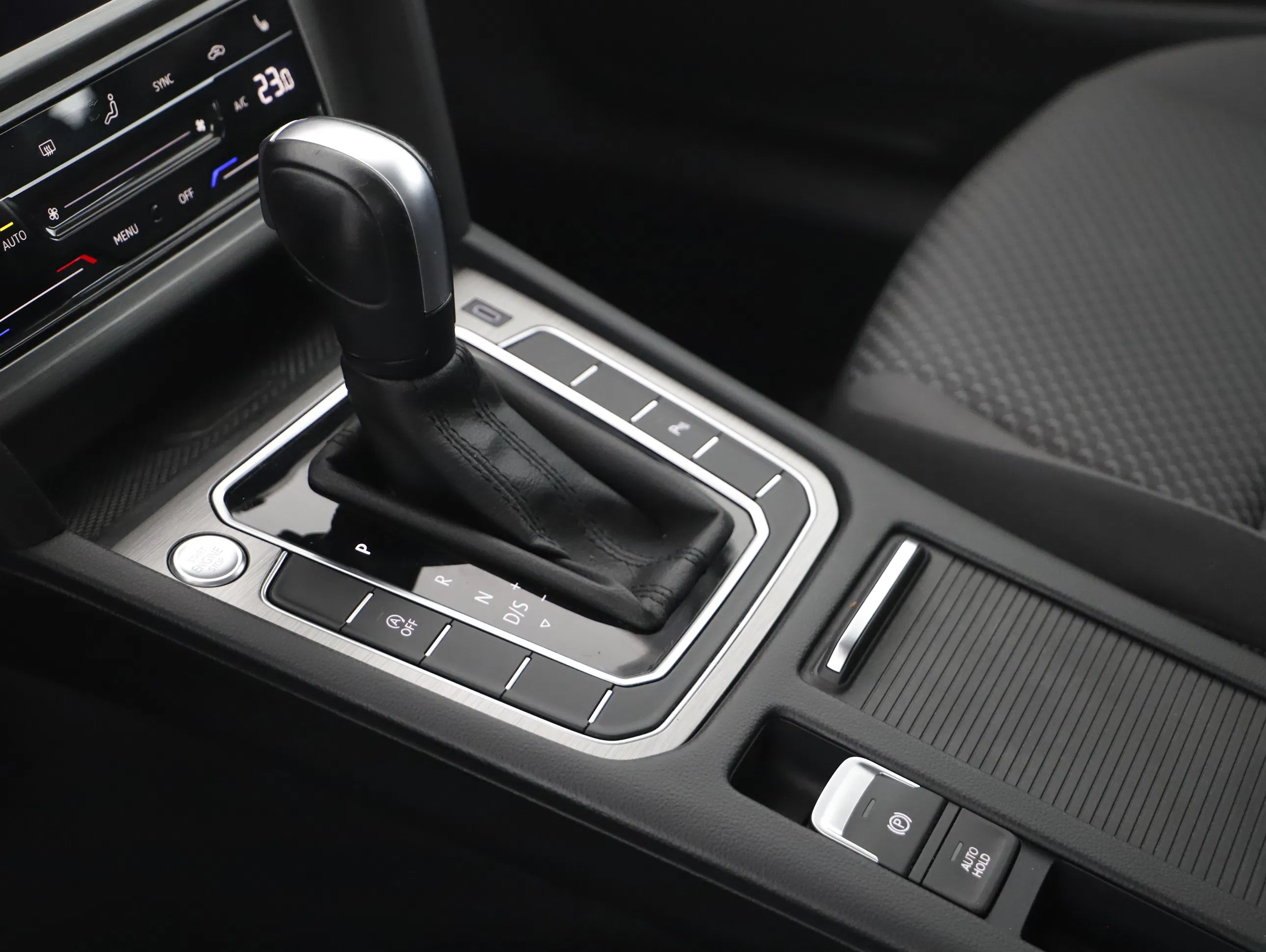 VW Passat Variant 2.0 TDI BMT | Bild 18 von 21