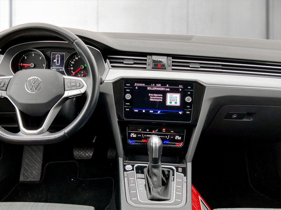 VW Passat Variant 2.0 TDI Bus. DSG | Bild 11 von 22
