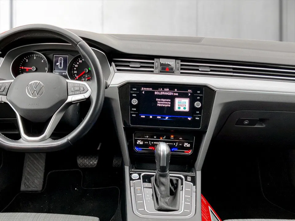 VW Passat Variant 2.0 TDI Bus. DSG | Bild 11 von 22