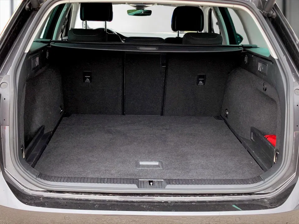 VW Passat Variant 2.0 TDI Bus. DSG | Bild 14 von 22