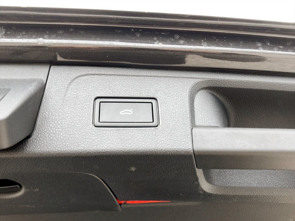 VW Passat Variant 2.0 TDI Bus. DSG | Bild 16 von 22