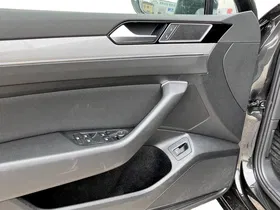 VW Passat Variant 2.0 TDI Bus. DSG | Thumbnail 17 von 22