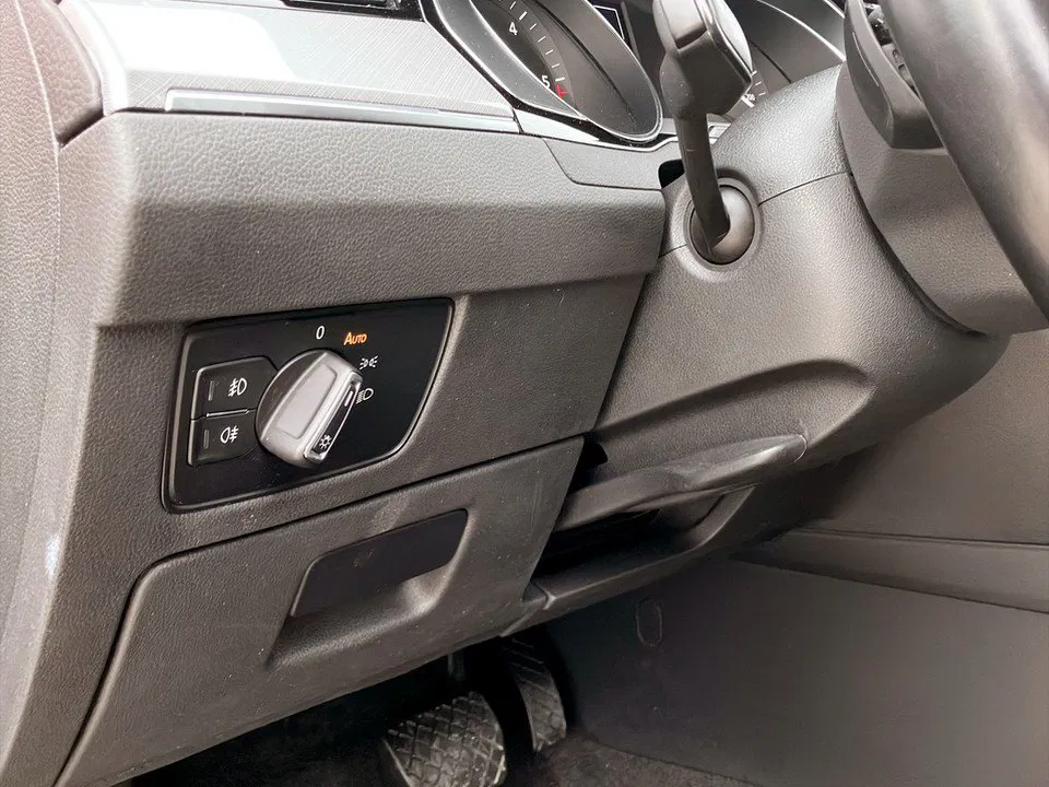 VW Passat Variant 2.0 TDI Bus. DSG | Bild 19 von 22