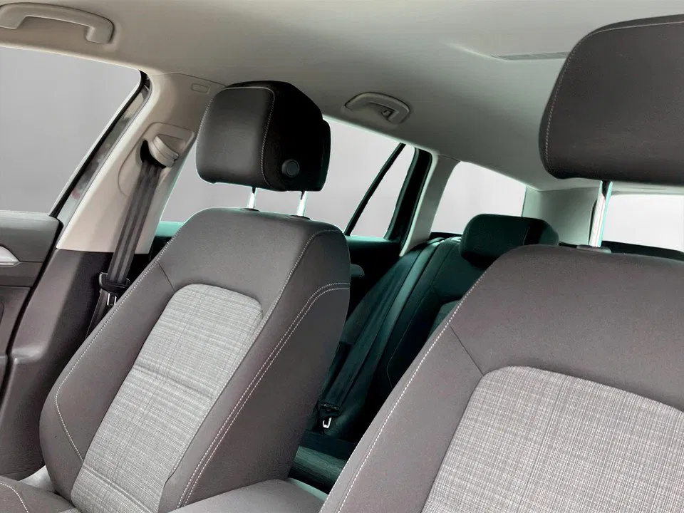 VW Passat Variant 2.0 TDI Bus. DSG | Bild 8 von 22